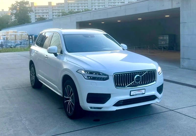 VOLVO XC90 B5 Diesel Mild Hybrid AWD Momentum Geartronic-image-2