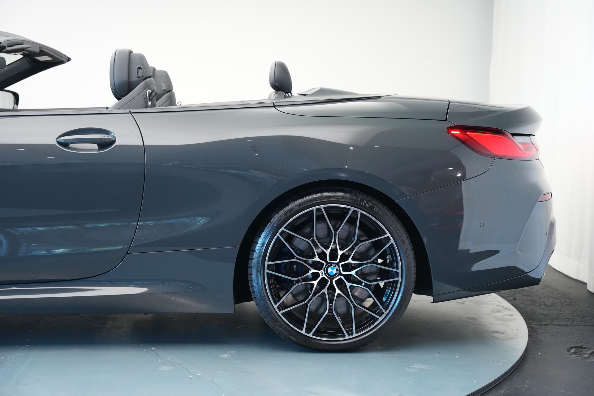BMW M850i xDrive Steptronic *CH-Fahrzeug* *Dravitgrau* *B&W*-image-46