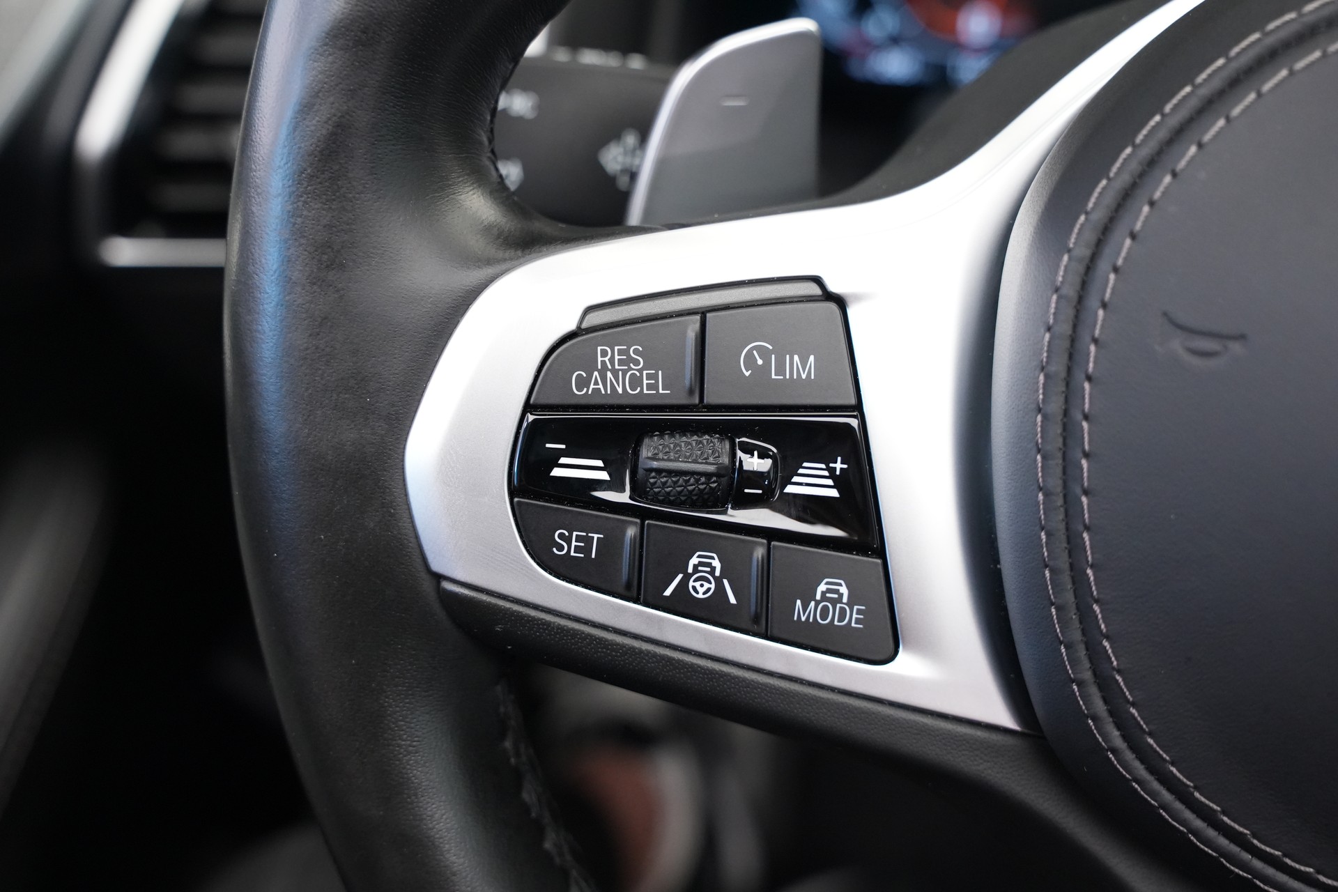 BMW M850i xDrive Steptronic *CH-Fahrzeug* *Dravitgrau* *B&W*-image-30