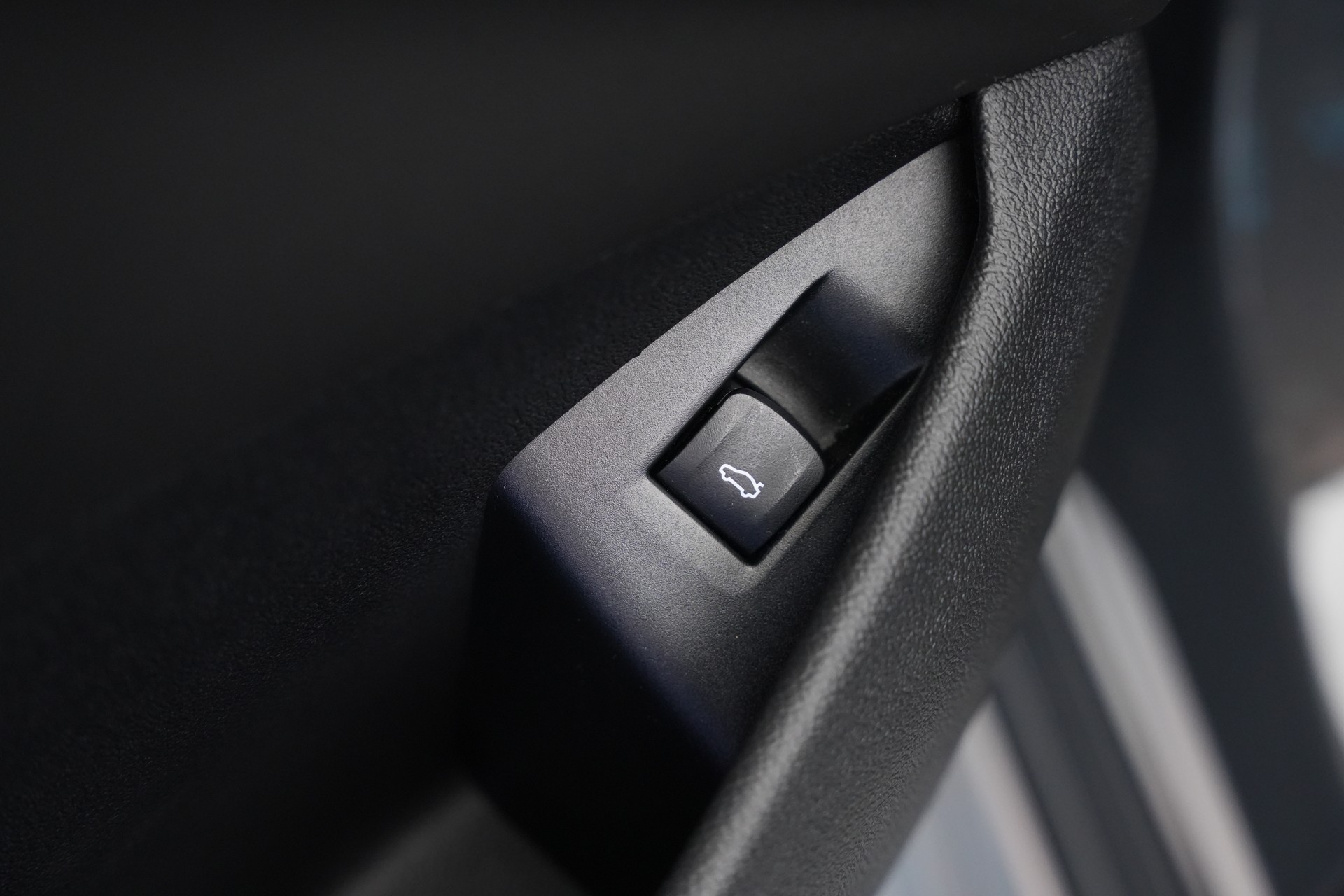 BMW M850i xDrive Steptronic *CH-Fahrzeug* *Dravitgrau* *B&W*-image-27