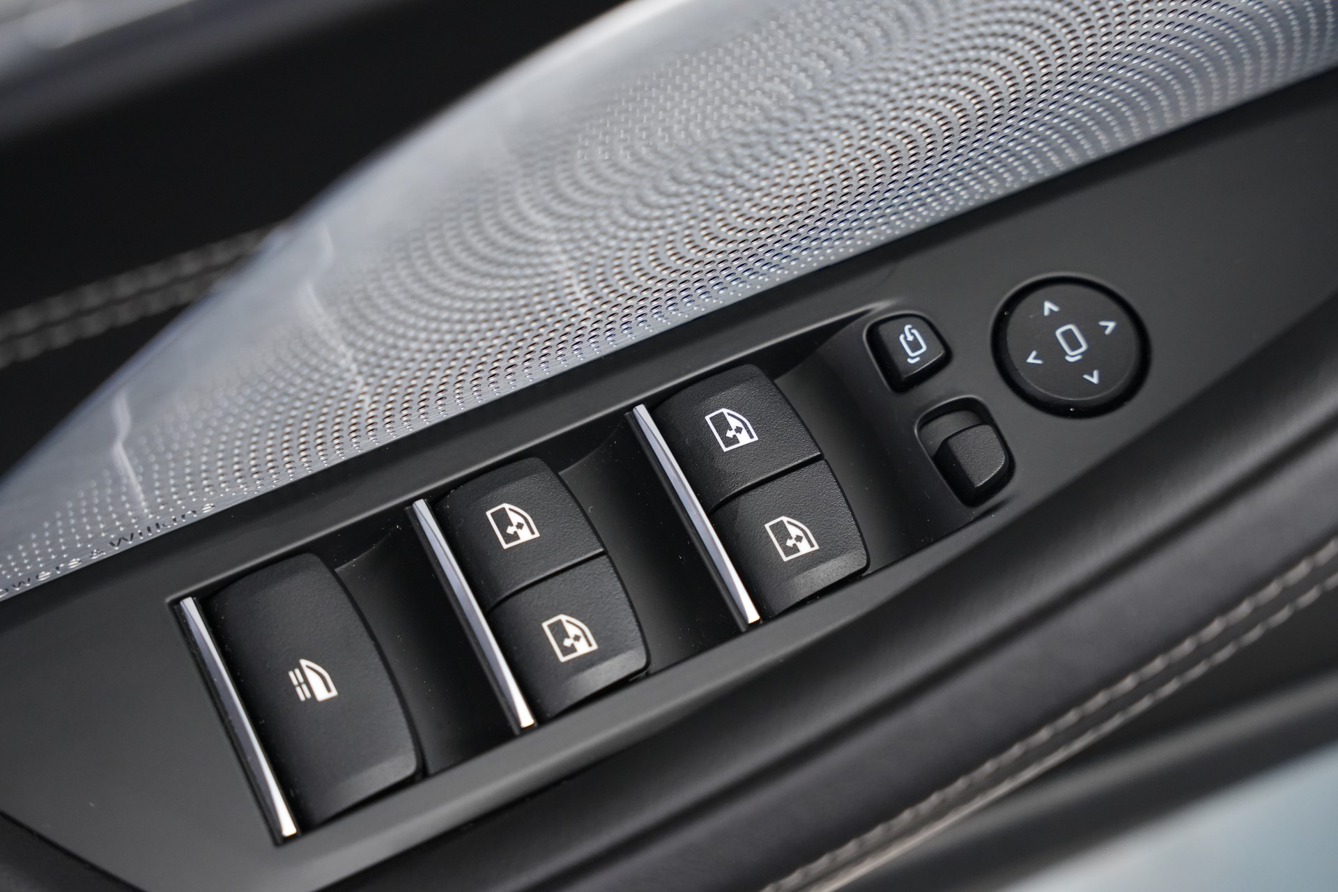 BMW M850i xDrive Steptronic *CH-Fahrzeug* *Dravitgrau* *B&W*-image-22