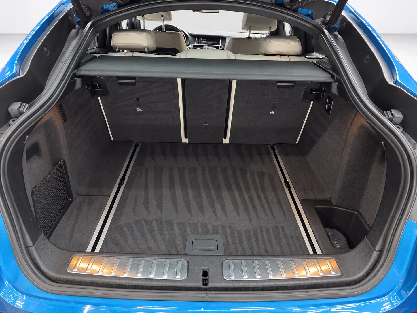 BMW X4 M40i x Drive Steptronic-image-19