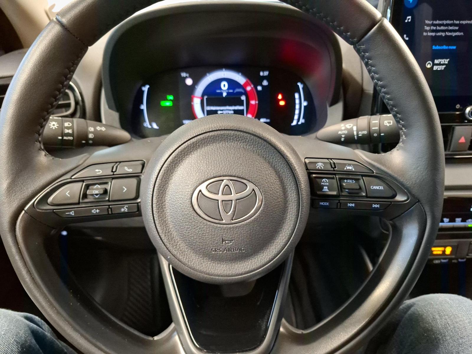TOYOTA Yaris 1.5 VVT-i HSD Trend-image-14
