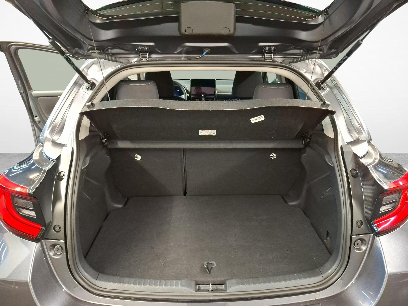 TOYOTA Yaris 1.5 VVT-i HSD Trend-image-11