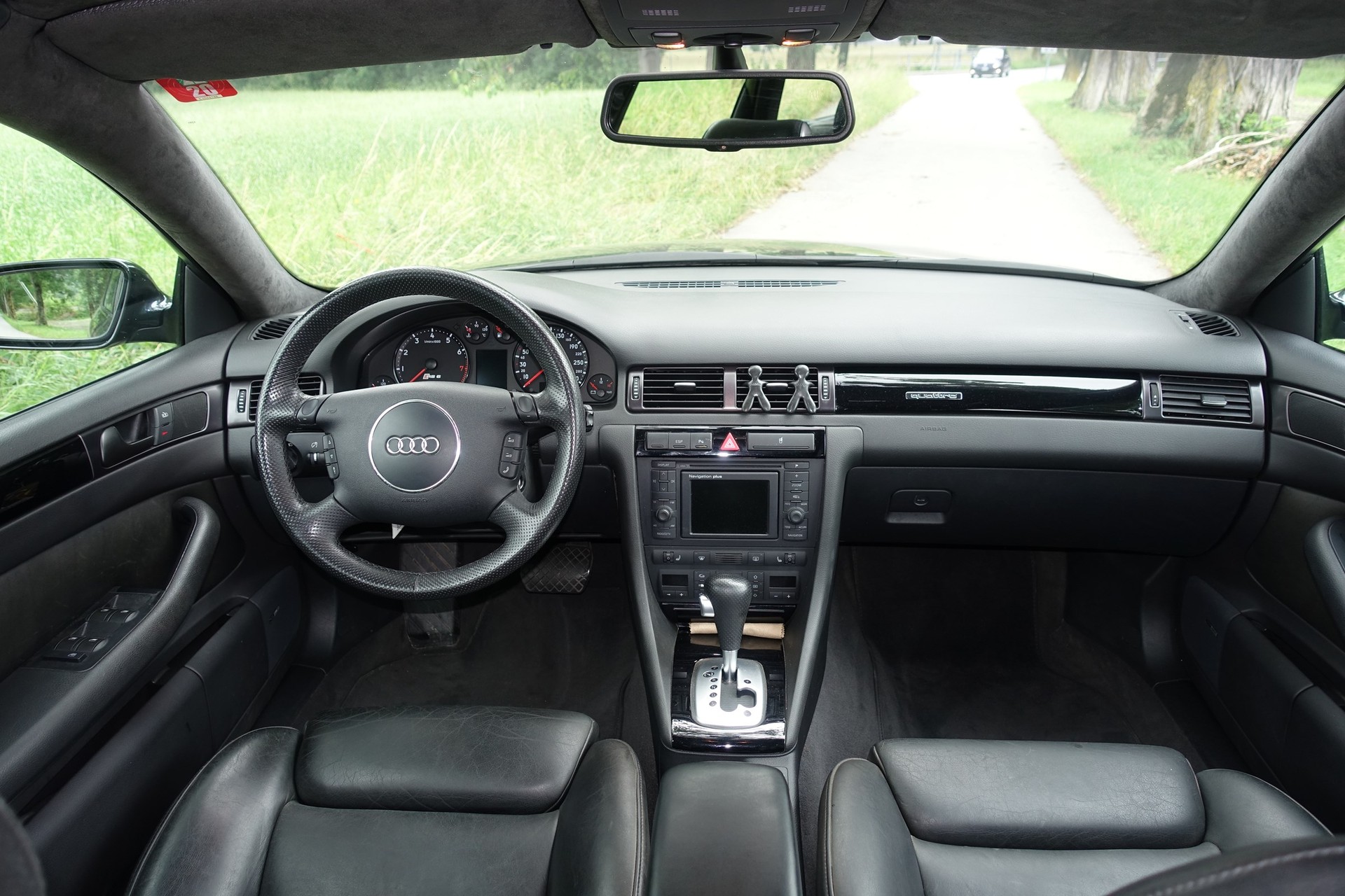 AUDI 4.2 V8 40V quattro-image-4