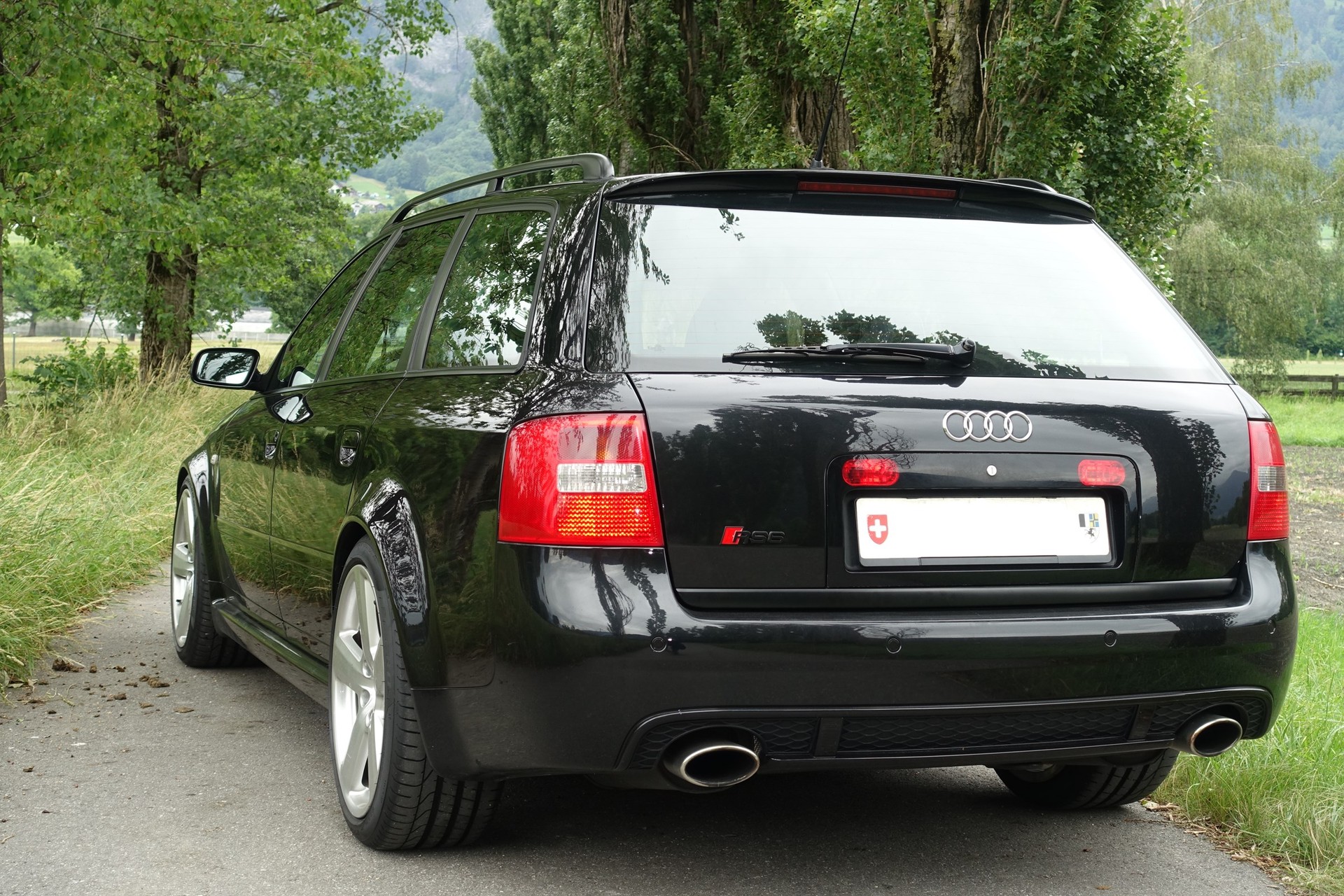 AUDI 4.2 V8 40V quattro-image-1