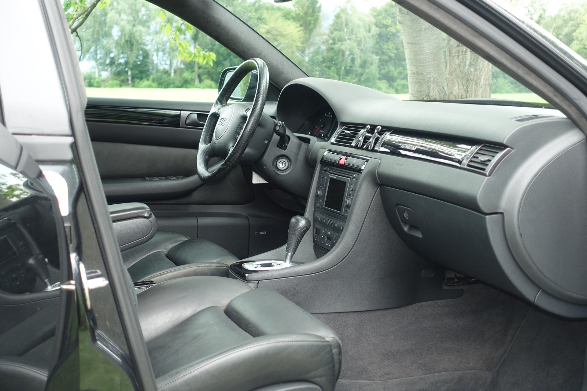 AUDI 4.2 V8 40V quattro-image-3
