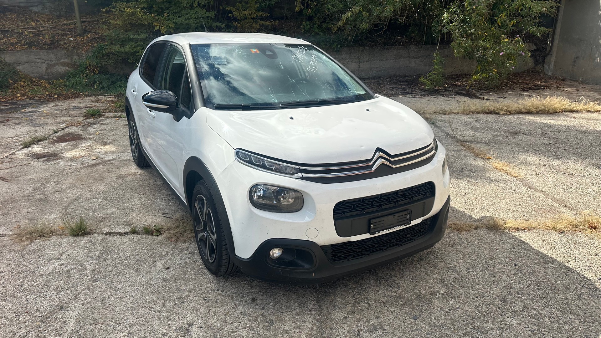 CITROEN C3 1.2i PureTech Shine-image-4