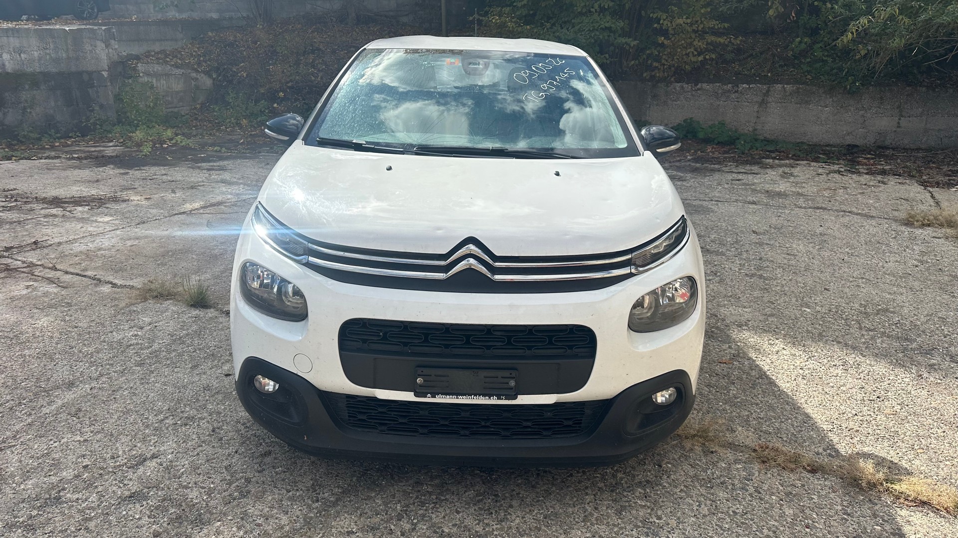 CITROEN C3 1.2i PureTech Shine-image-2