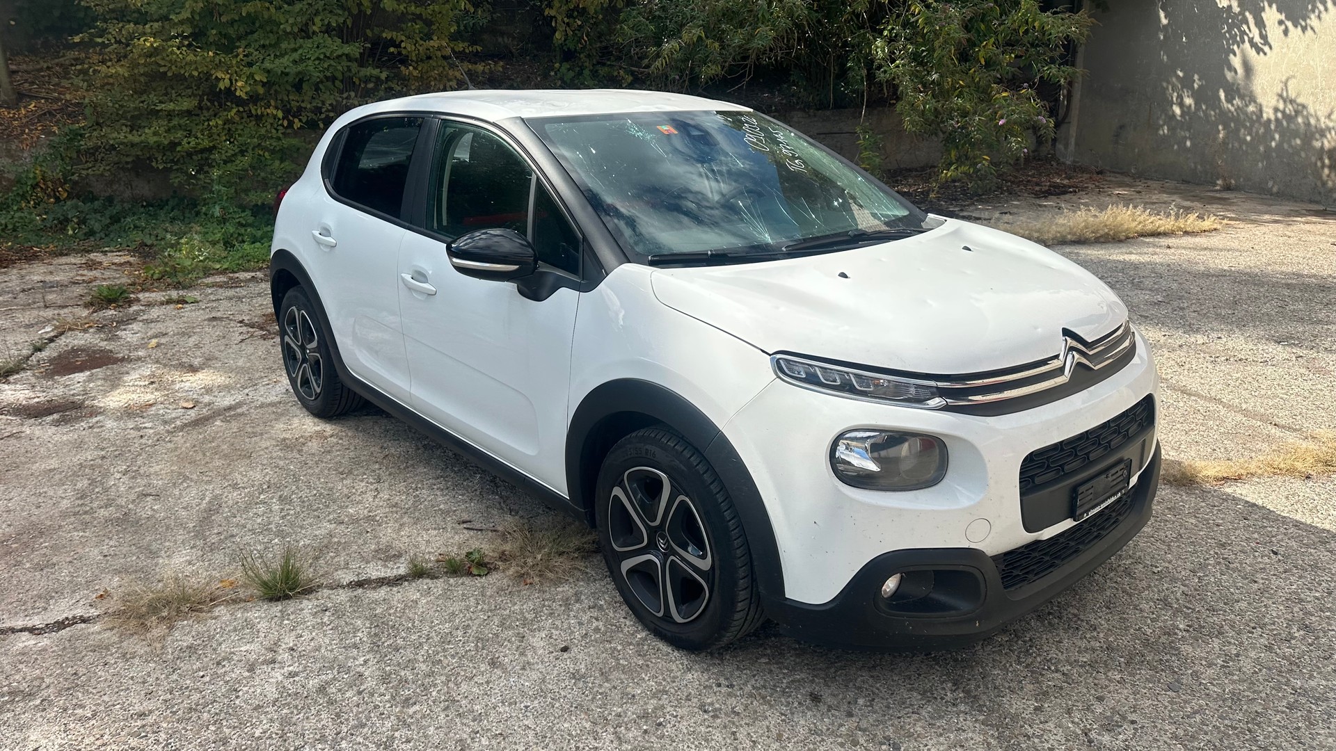 CITROEN C3 1.2i PureTech Shine-image-3