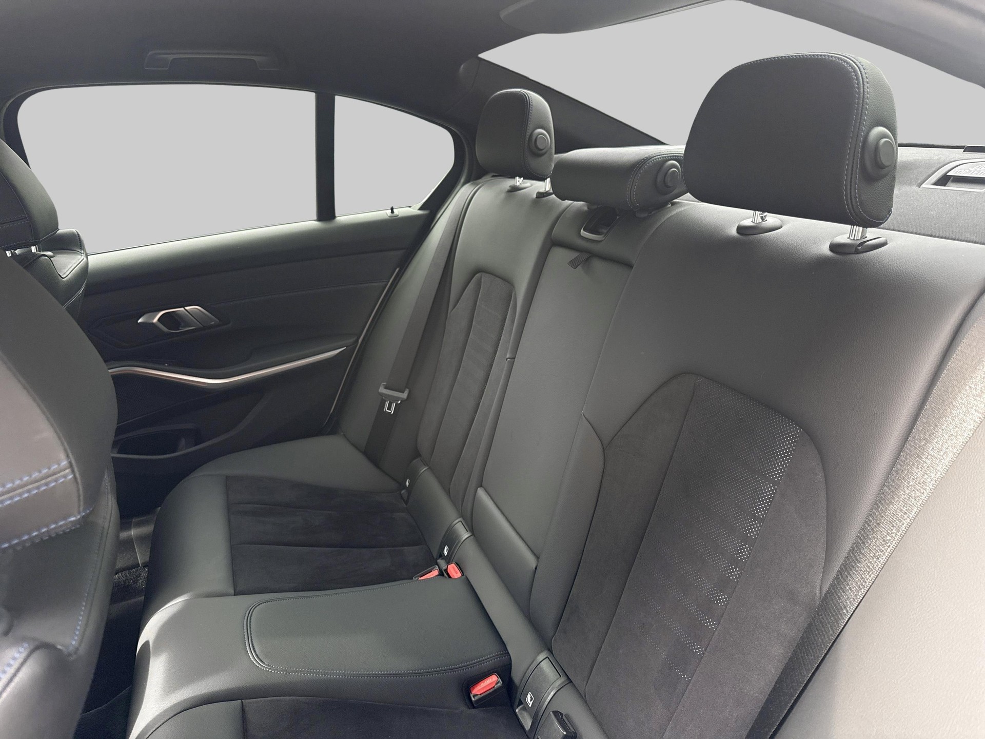 BMW 320d xDrive M Sport-image-17