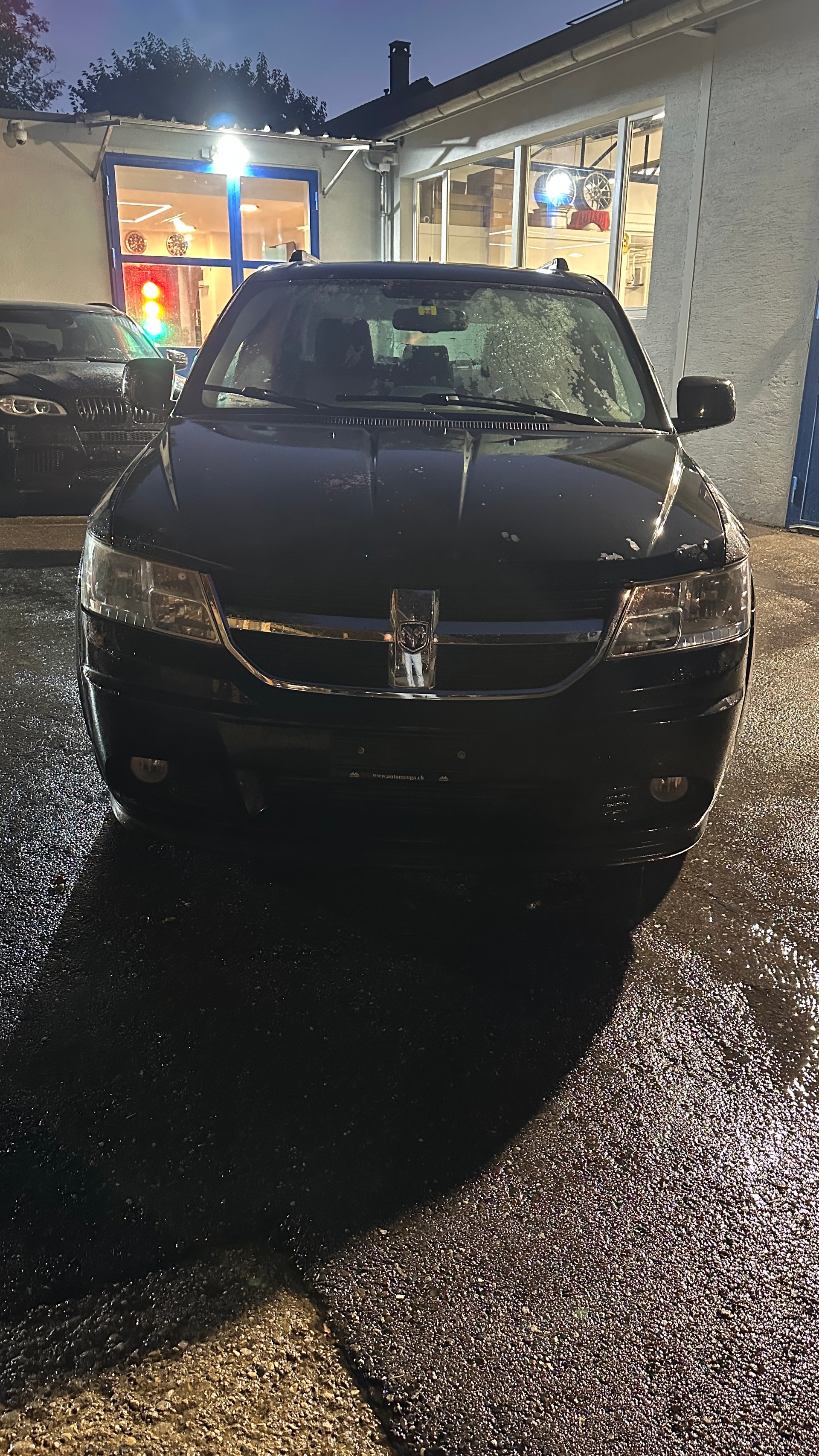 DODGE Journey 2.0 CRD SXT Automatic-image-1