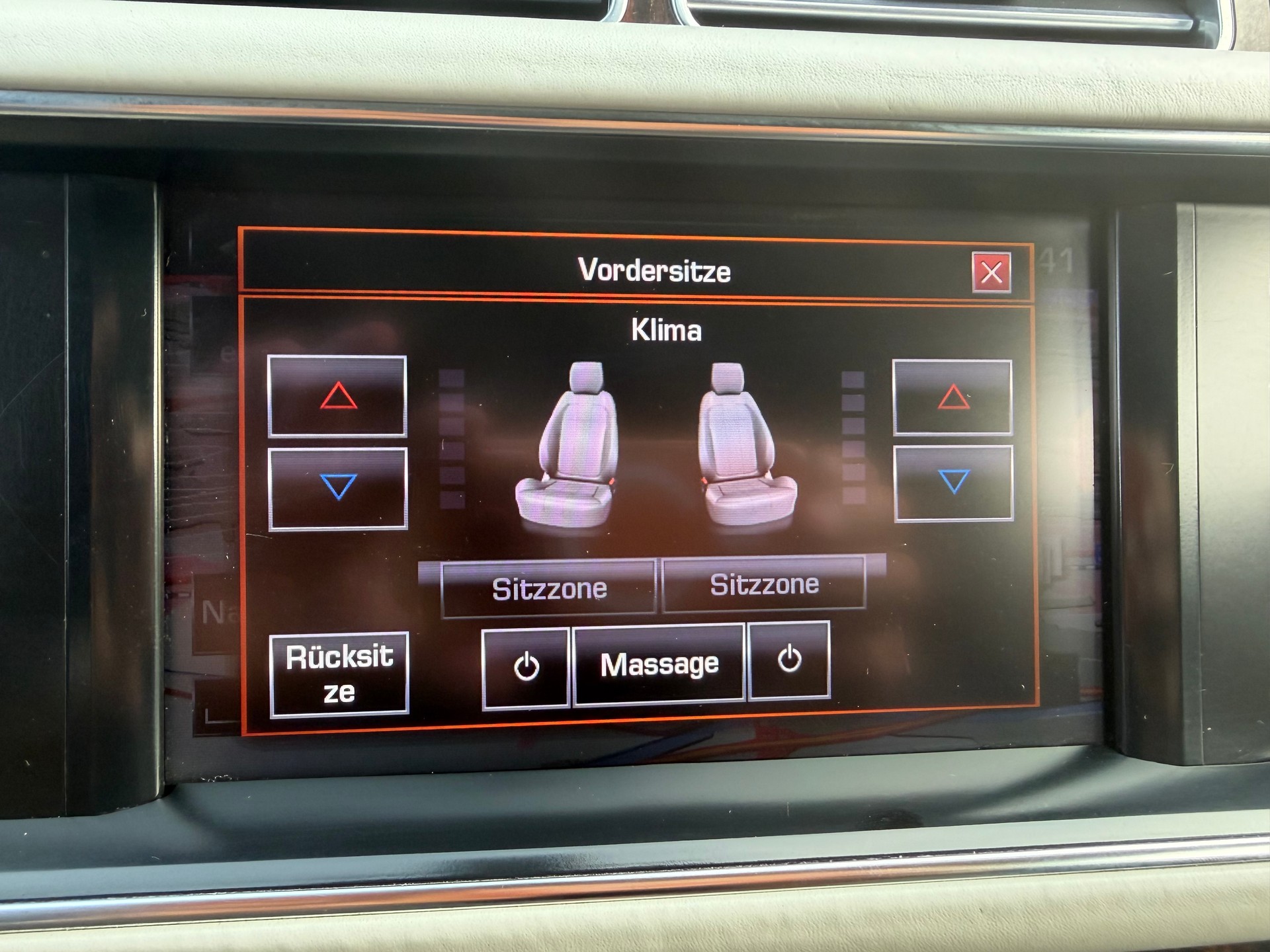 LAND ROVER Range Rover 4.4 SDV8 Autobiography Automatic-image-14