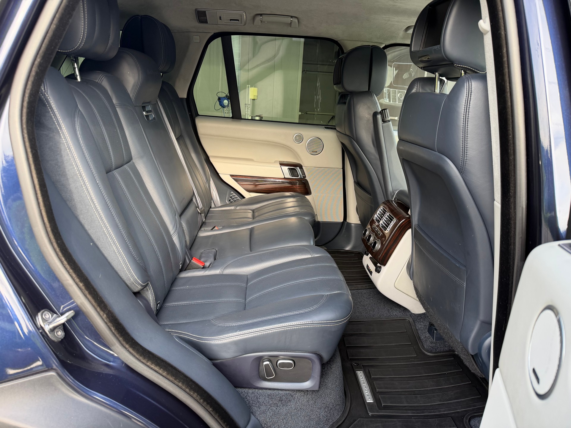 LAND ROVER Range Rover 4.4 SDV8 Autobiography Automatic-image-7