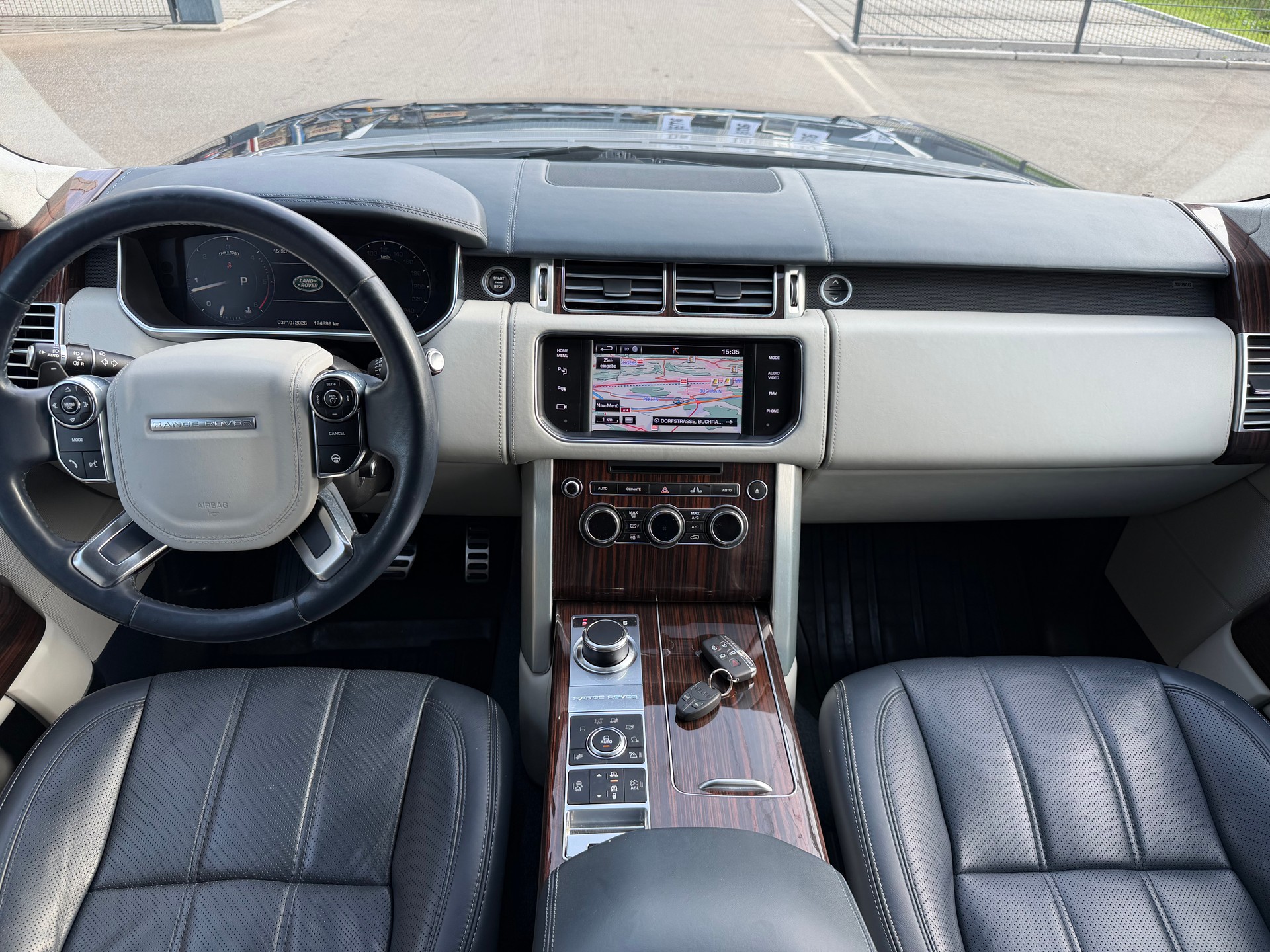 LAND ROVER Range Rover 4.4 SDV8 Autobiography Automatic-image-9