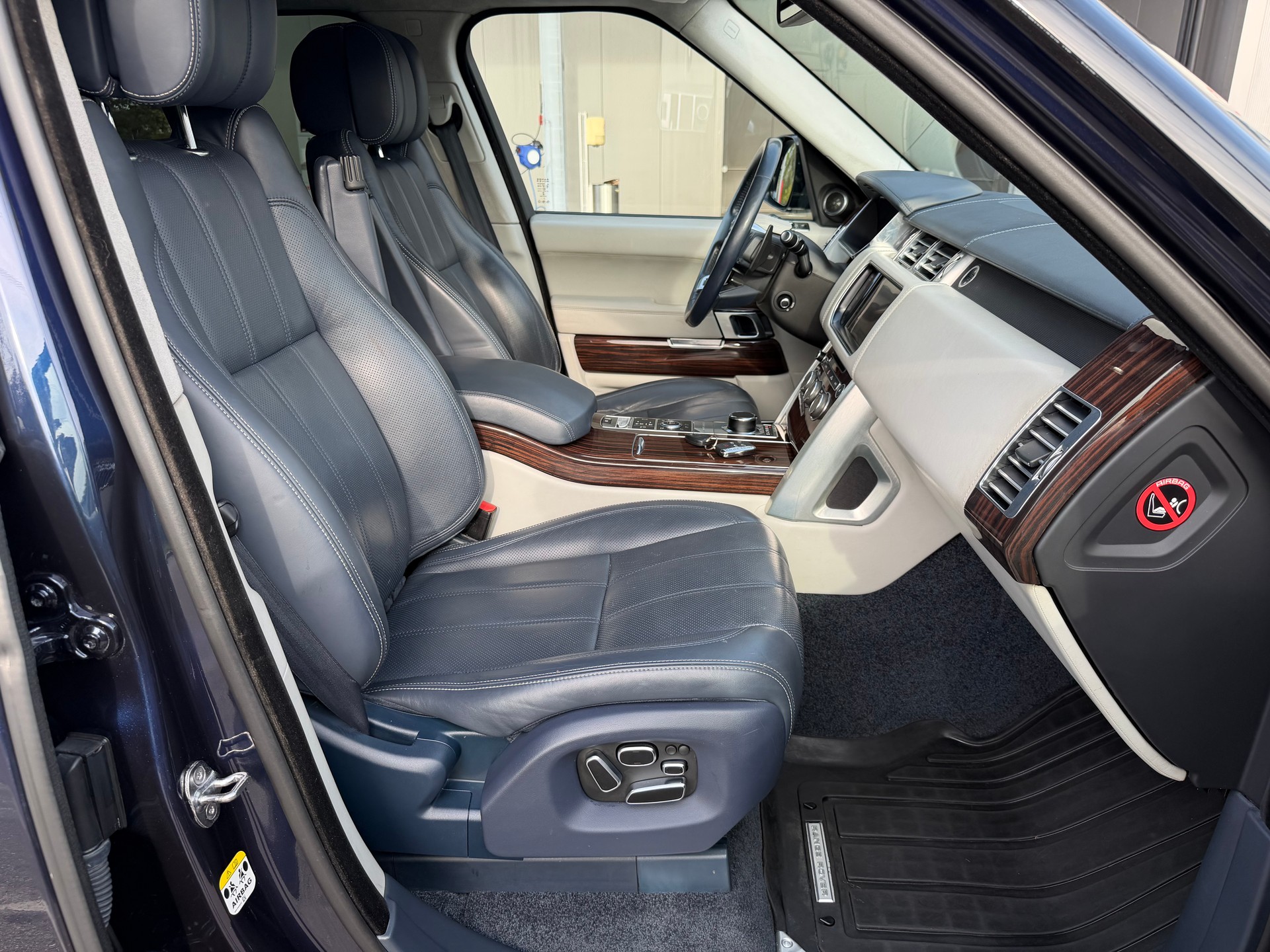LAND ROVER Range Rover 4.4 SDV8 Autobiography Automatic-image-13