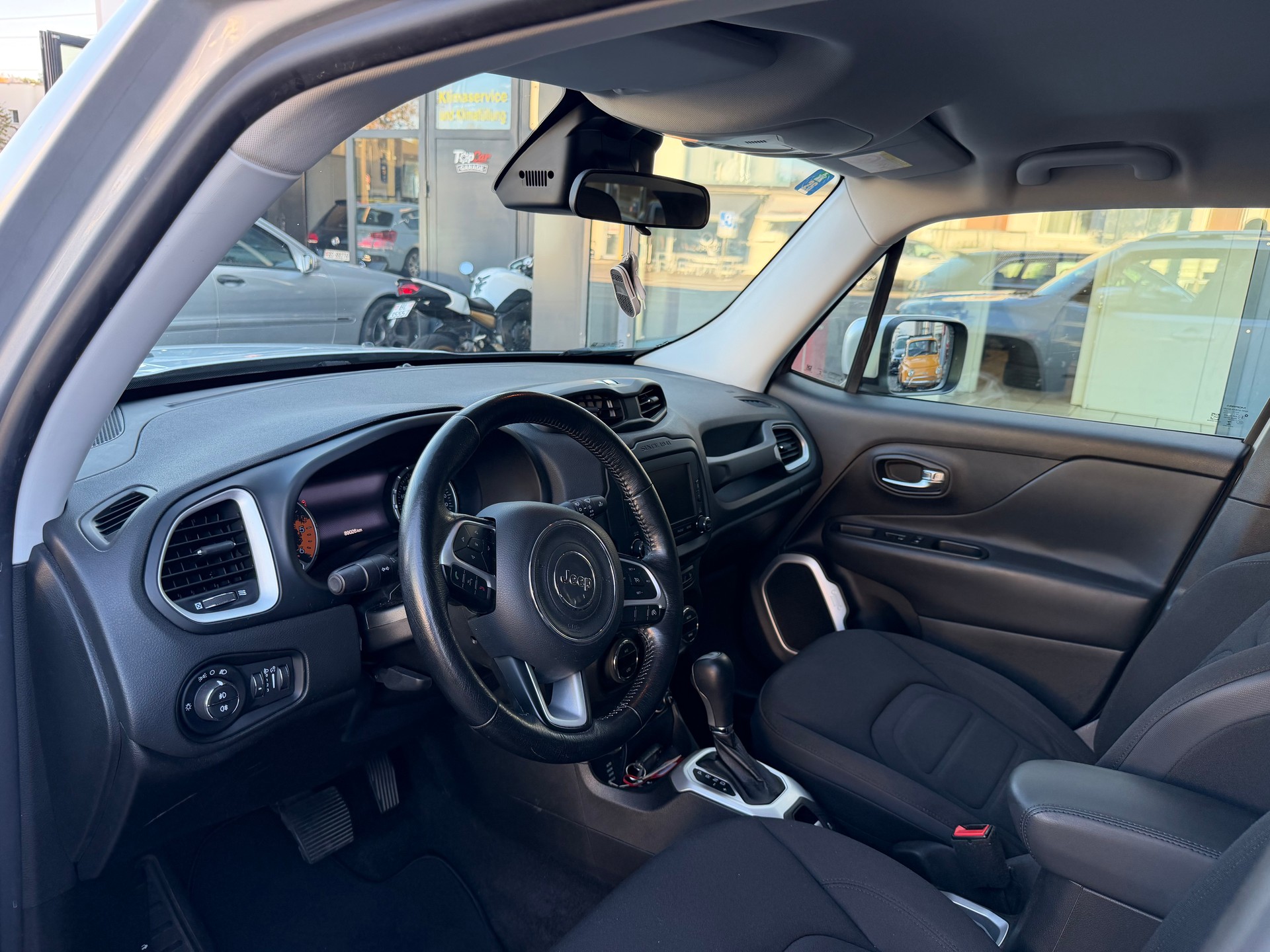 JEEP Renegade 2.0 CRD Limited AWD + Low Range 9ATX-image-12