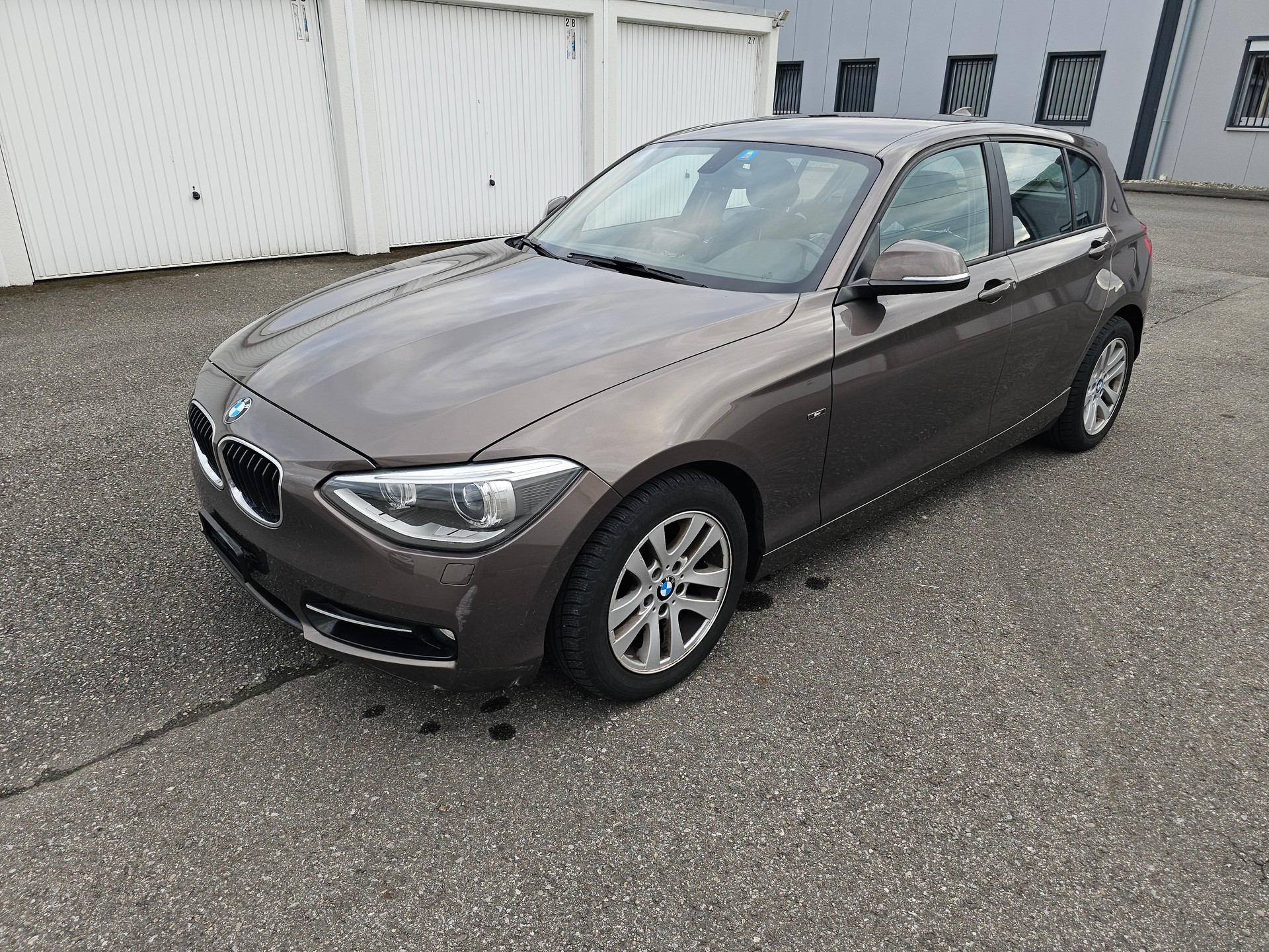 BMW 116i Sport Line-image-1