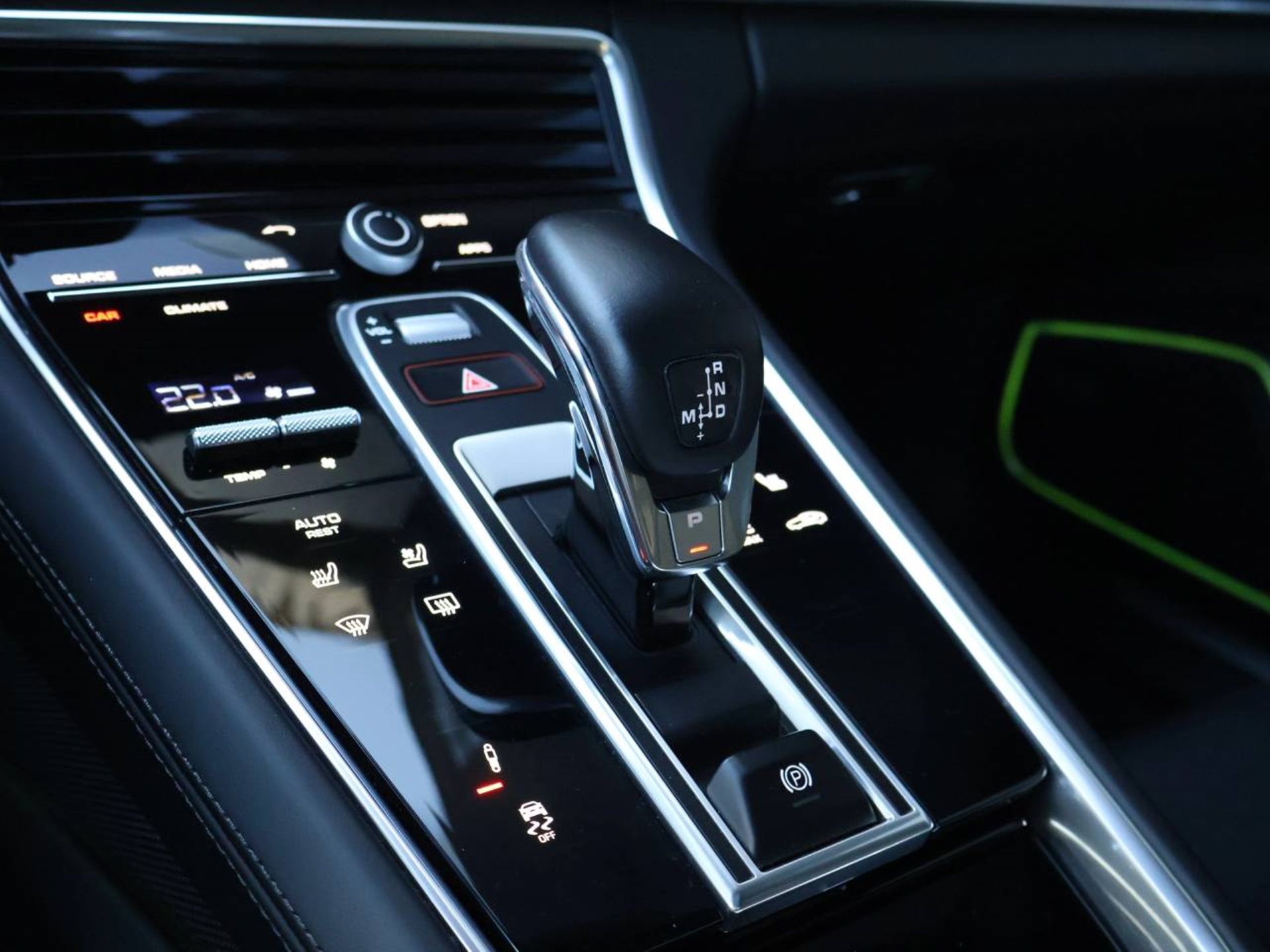 PORSCHE Panamera GTS Sport Turismo-image-23