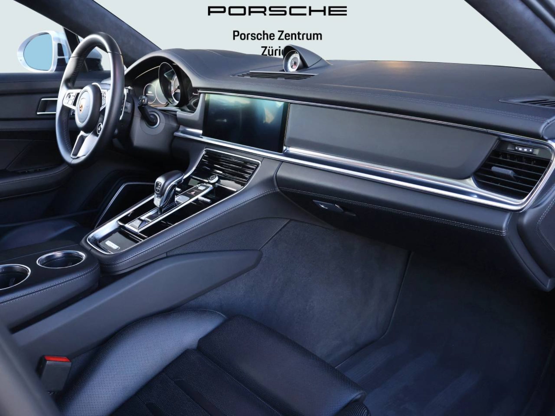 PORSCHE Panamera GTS Sport Turismo-image-12