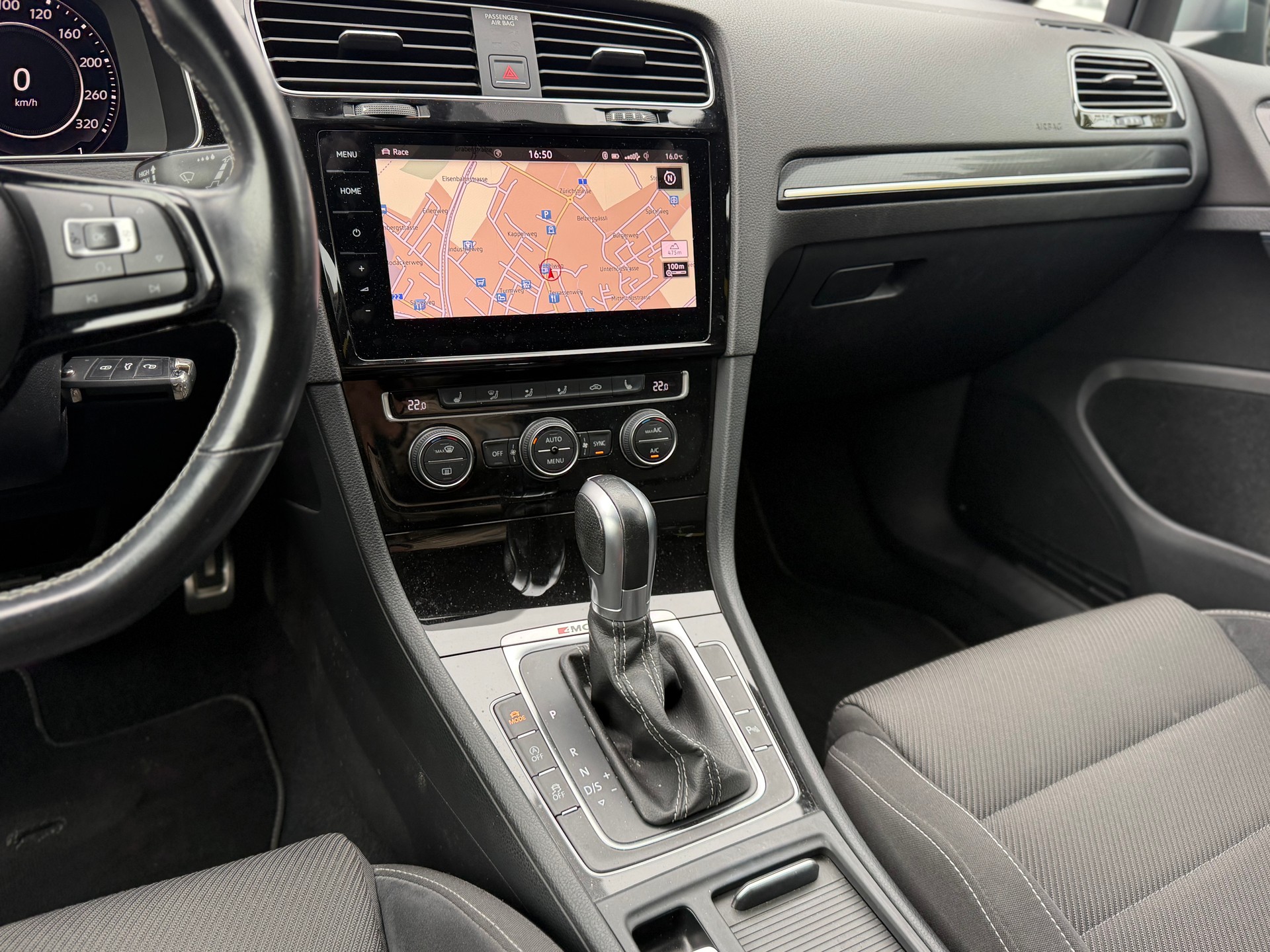 VW Golf 2.0 TSI R 4Motion DSG-image-8