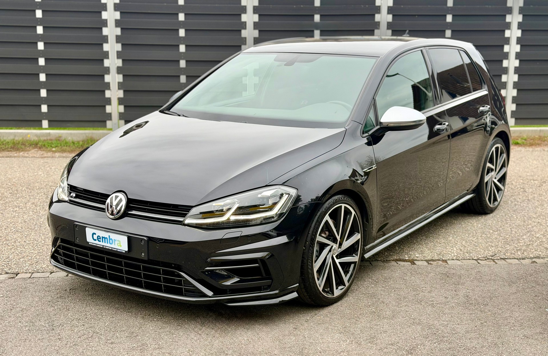 VW Golf 2.0 TSI R 4Motion DSG-image-2
