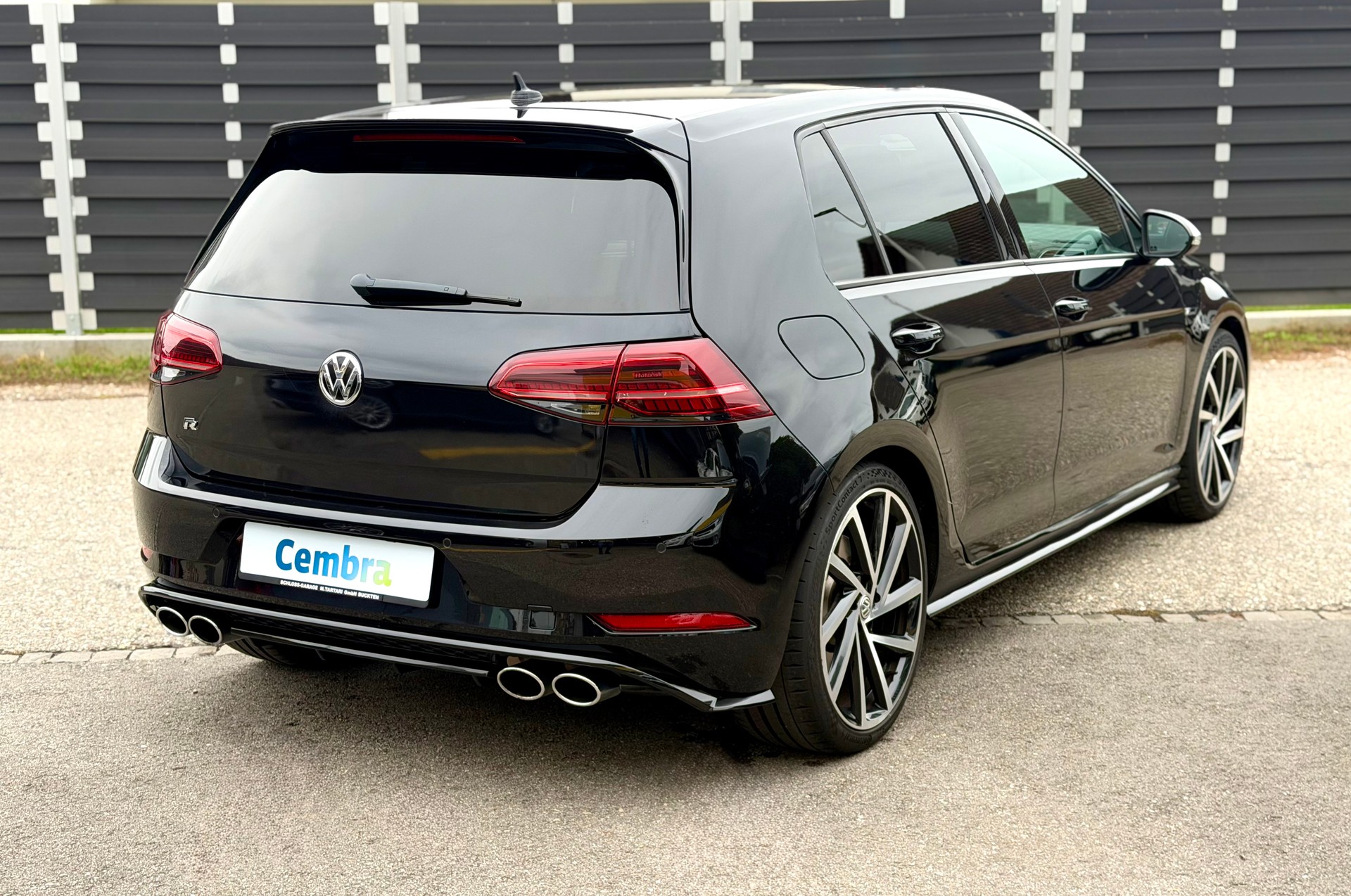 VW Golf 2.0 TSI R 4Motion DSG-image-5