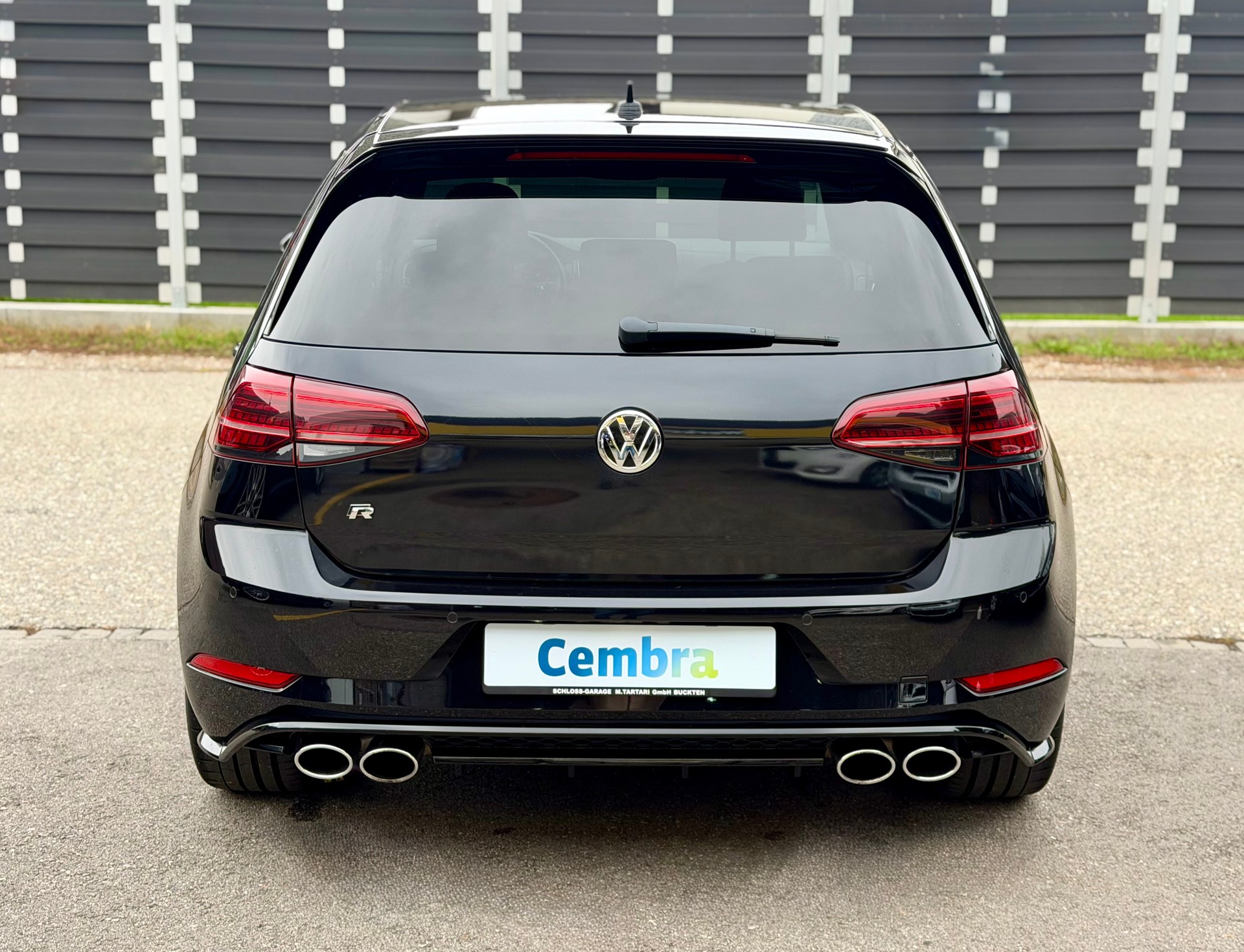 VW Golf 2.0 TSI R 4Motion DSG-image-4