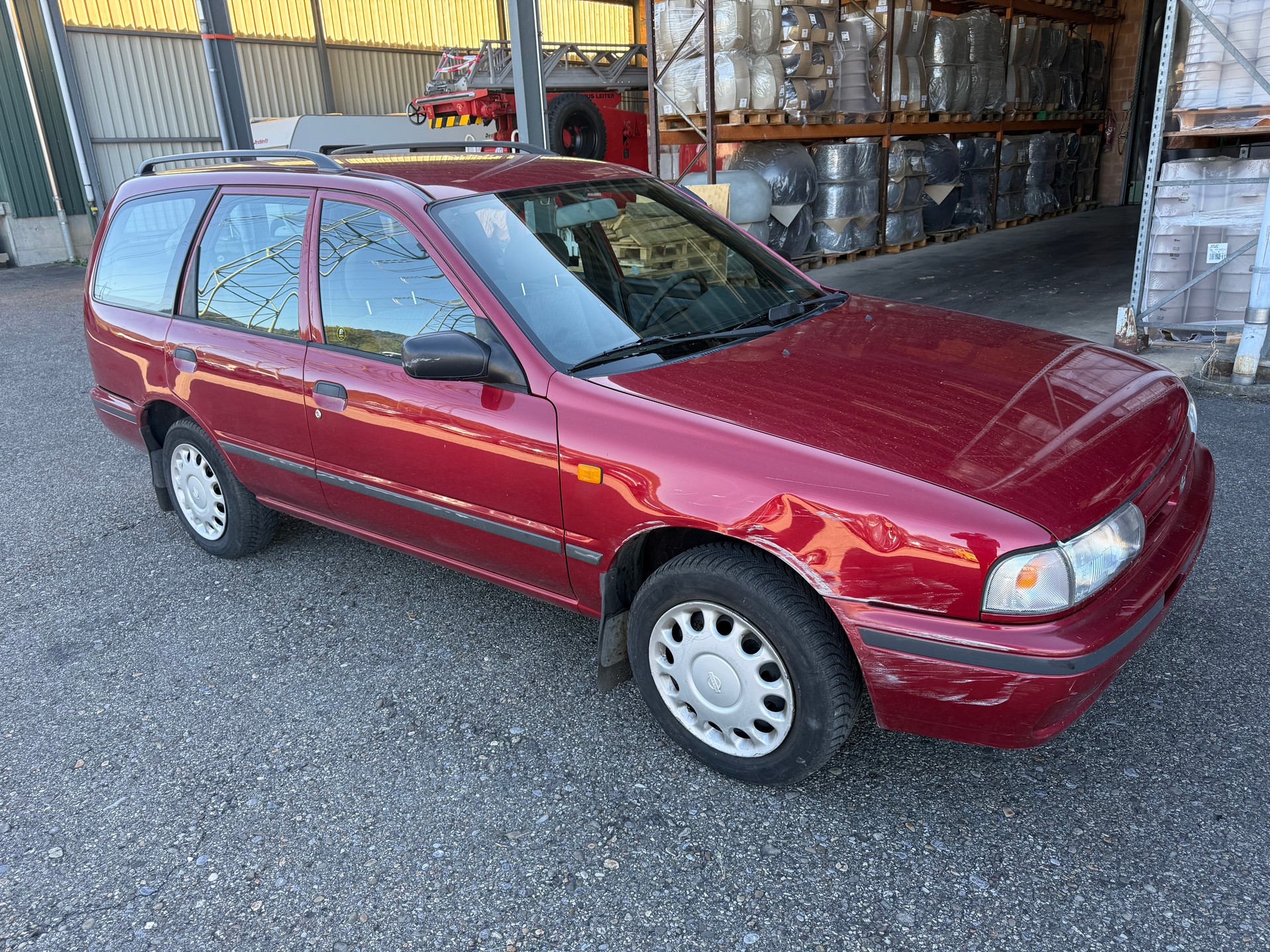 NISSAN Sunny 1.6 16V Plus Wagon-image-2