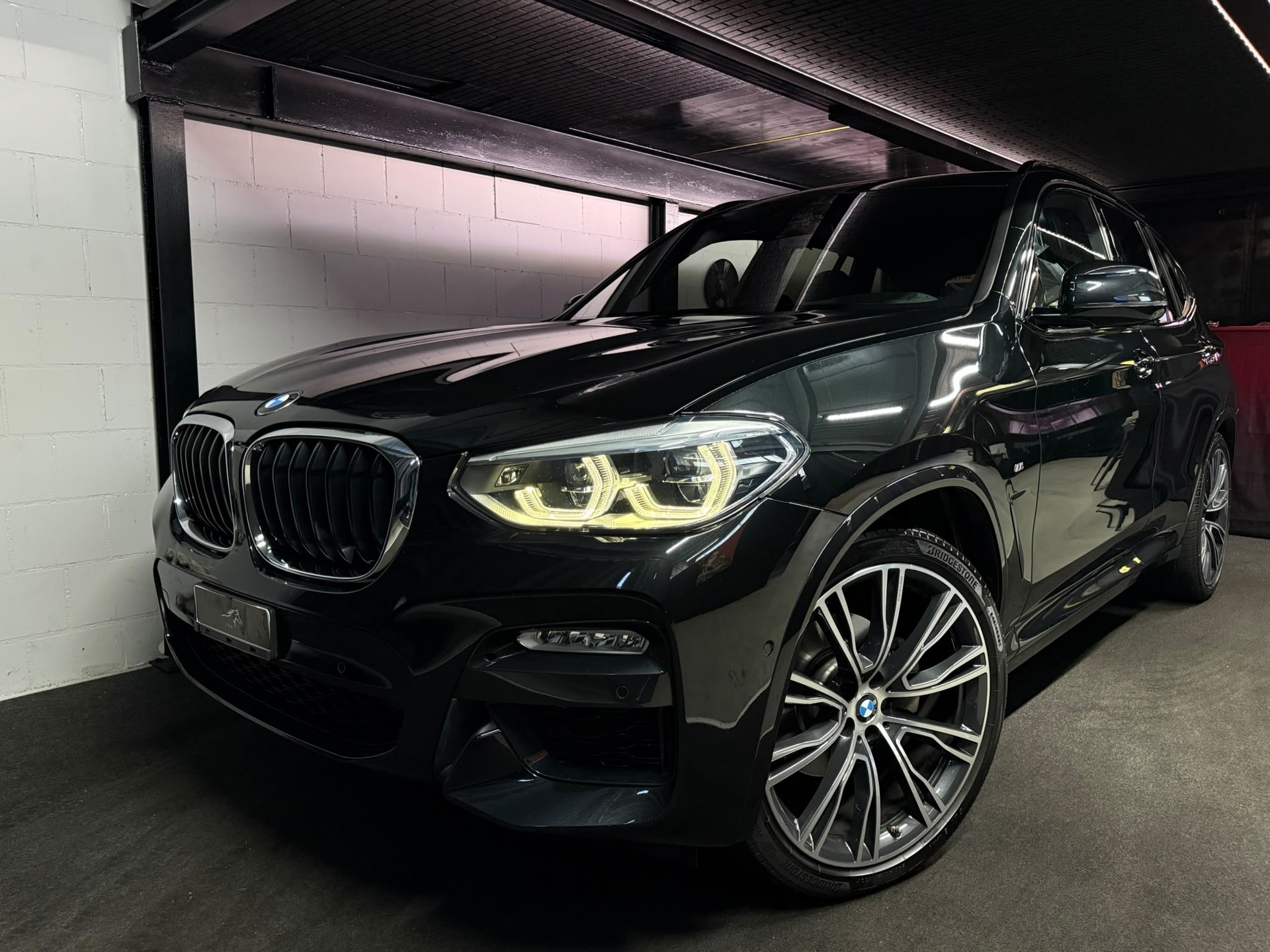 BMW X3 xDrive 20i Individual M Sport Steptronic-image-1