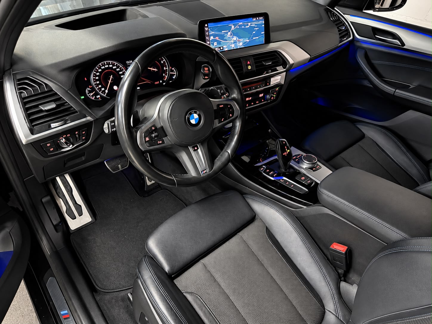 BMW X3 xDrive 20i Individual M Sport Steptronic-image-11