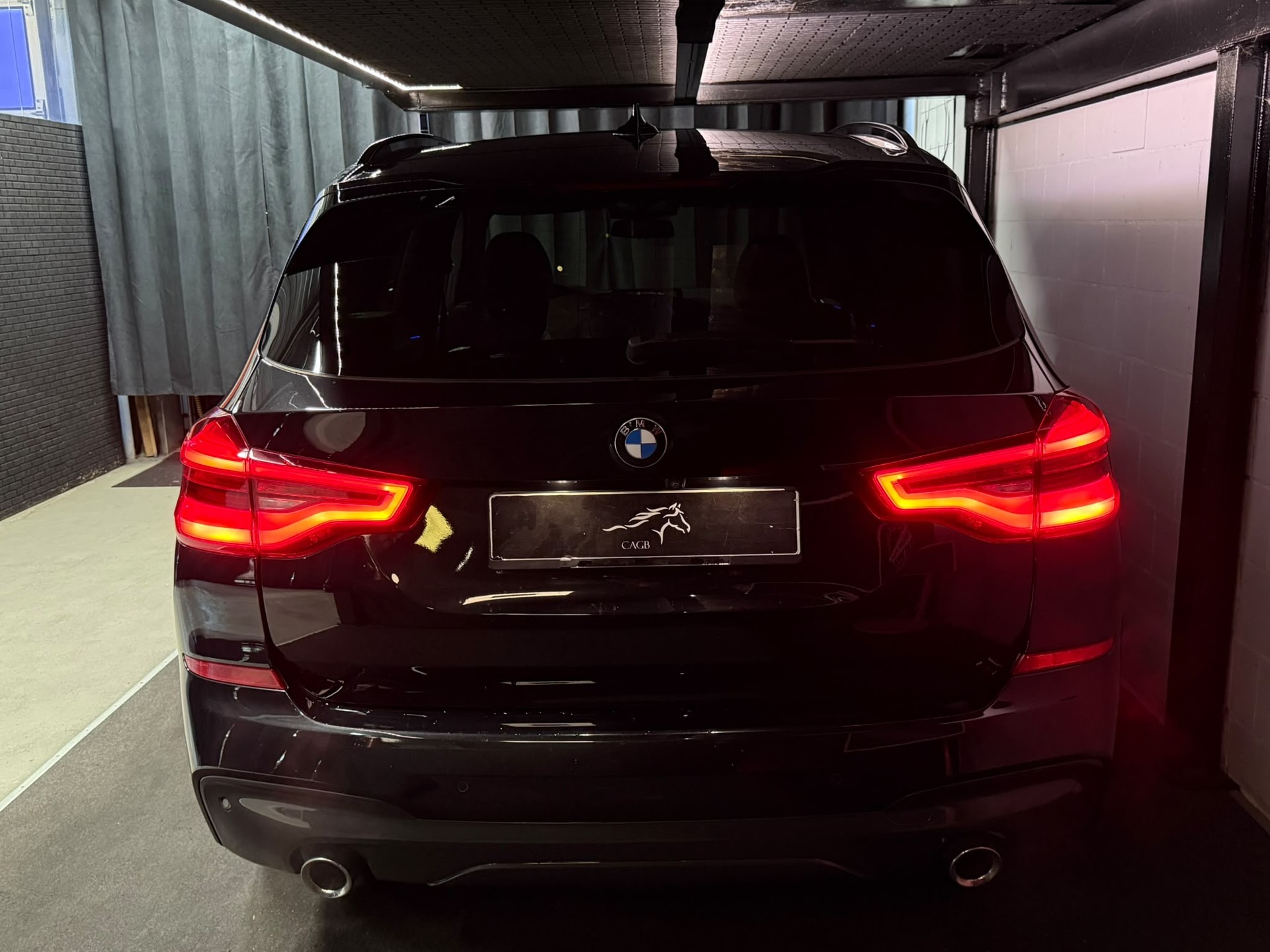 BMW X3 xDrive 20i Individual M Sport Steptronic-image-5