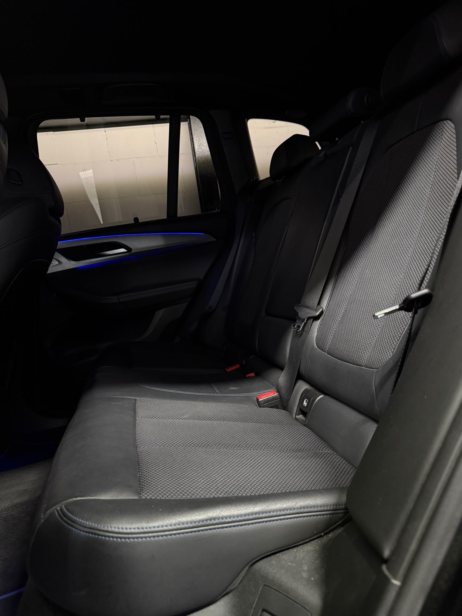 BMW X3 xDrive 20i Individual M Sport Steptronic-image-13
