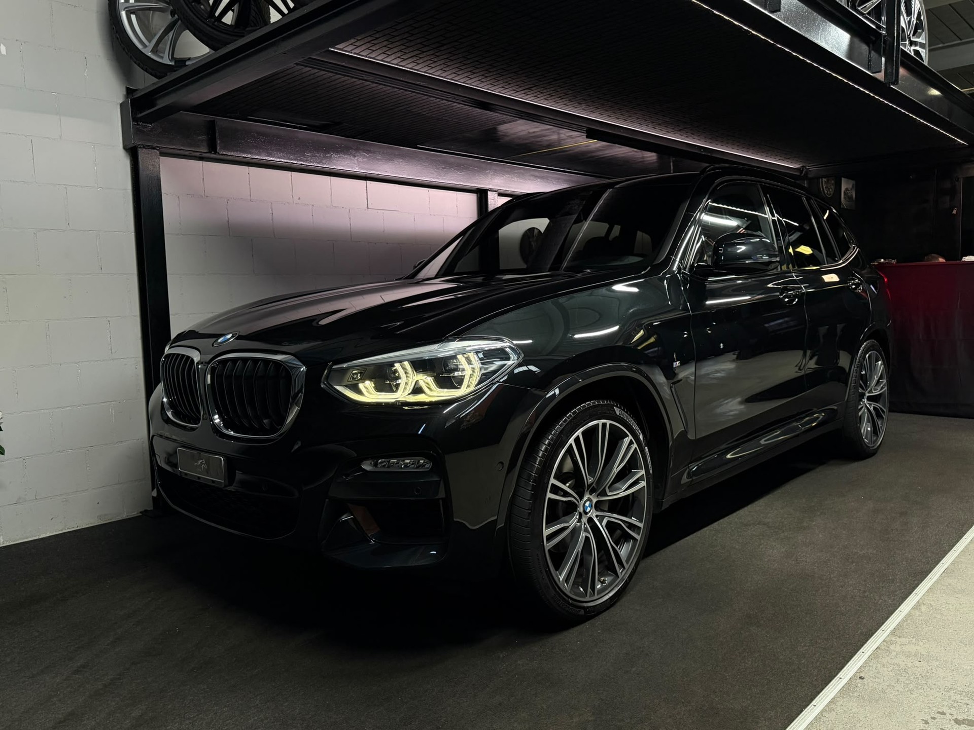 BMW X3 xDrive 20i Individual M Sport Steptronic-image-0