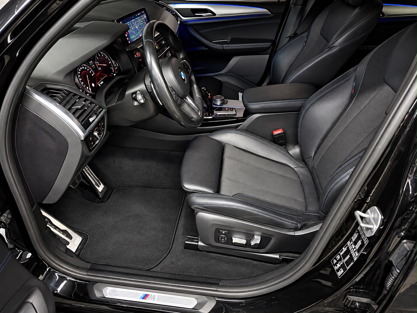 BMW X3 xDrive 20i Individual M Sport Steptronic-image-10