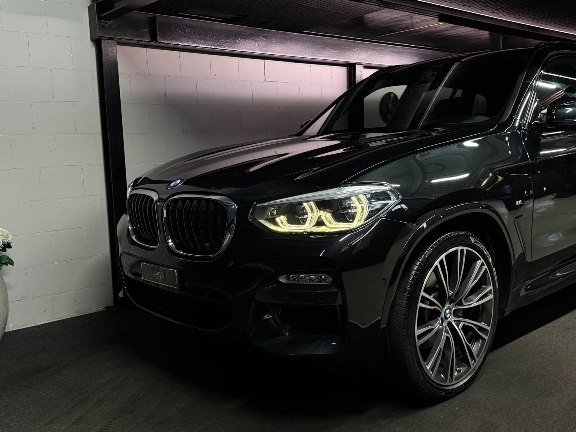 BMW X3 xDrive 20i Individual M Sport Steptronic-image-2