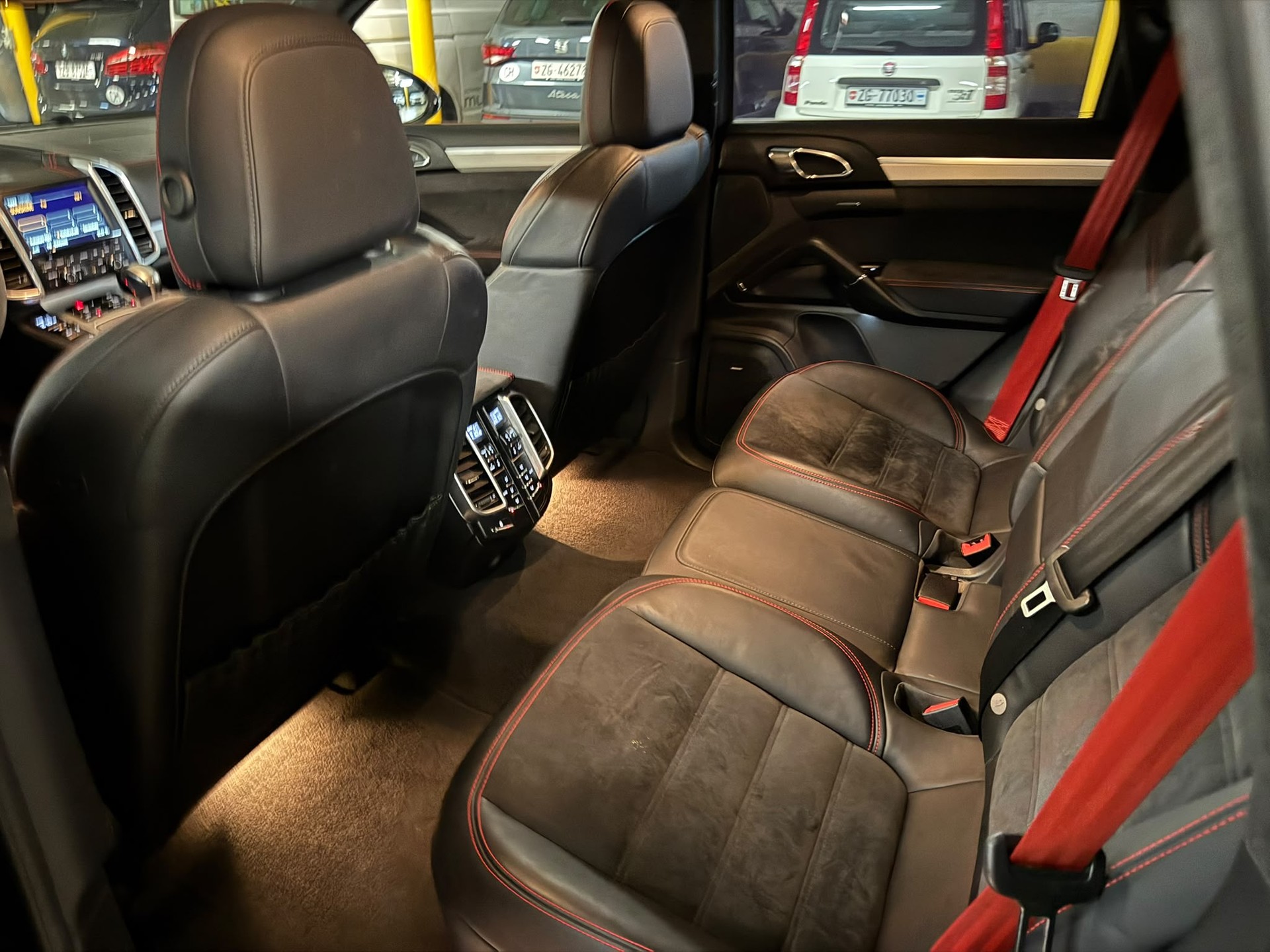 PORSCHE Cayenne GTS-image-11