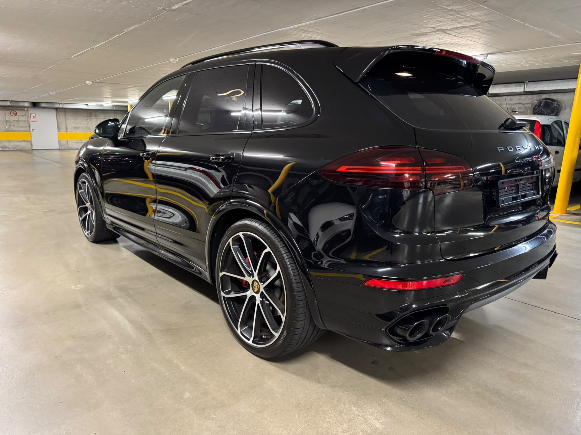 PORSCHE Cayenne GTS-image-4