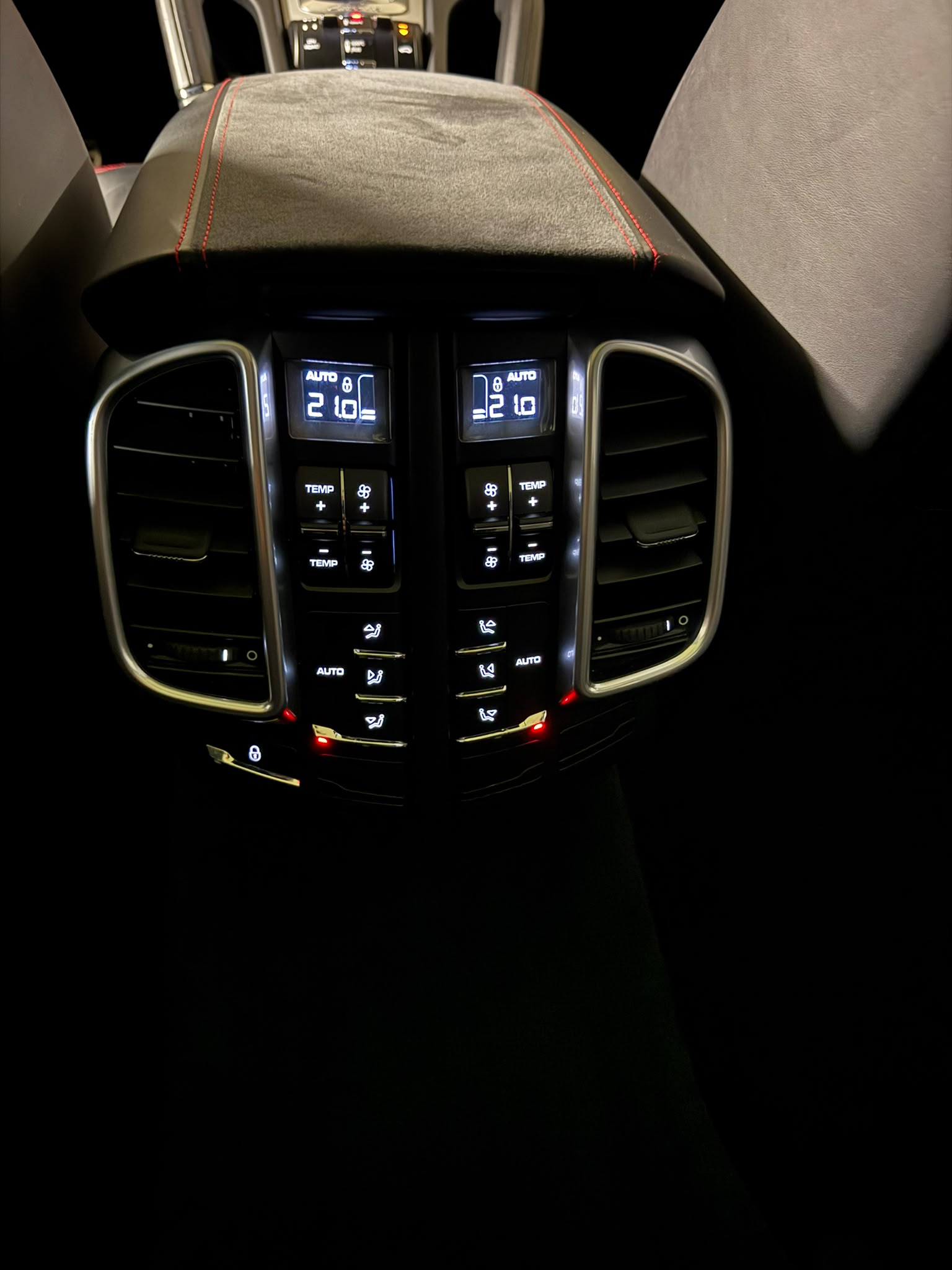 PORSCHE Cayenne GTS-image-14