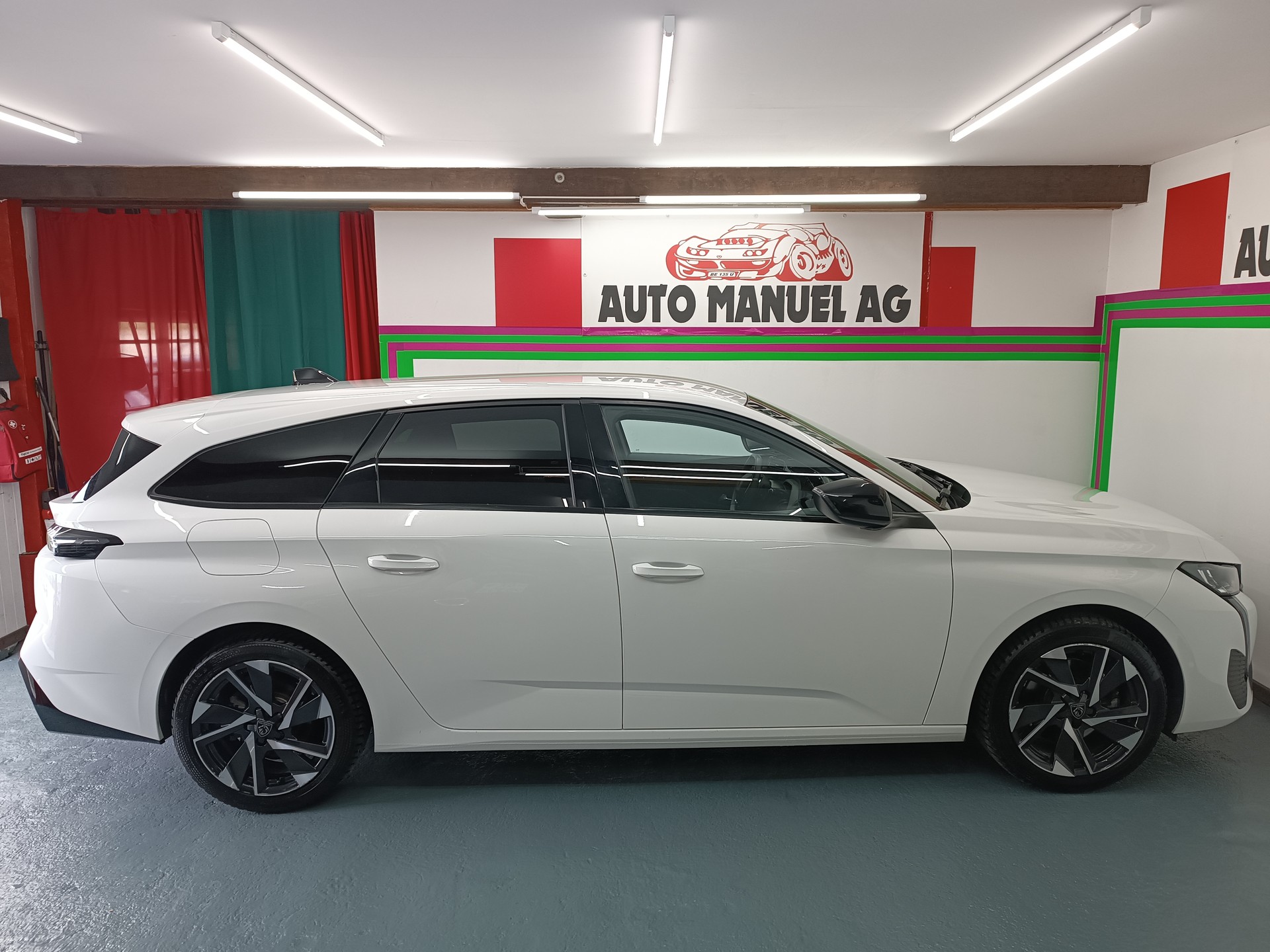 PEUGEOT 308 SW 1.5 BlueHDI Allure Pack EAT8-image-4