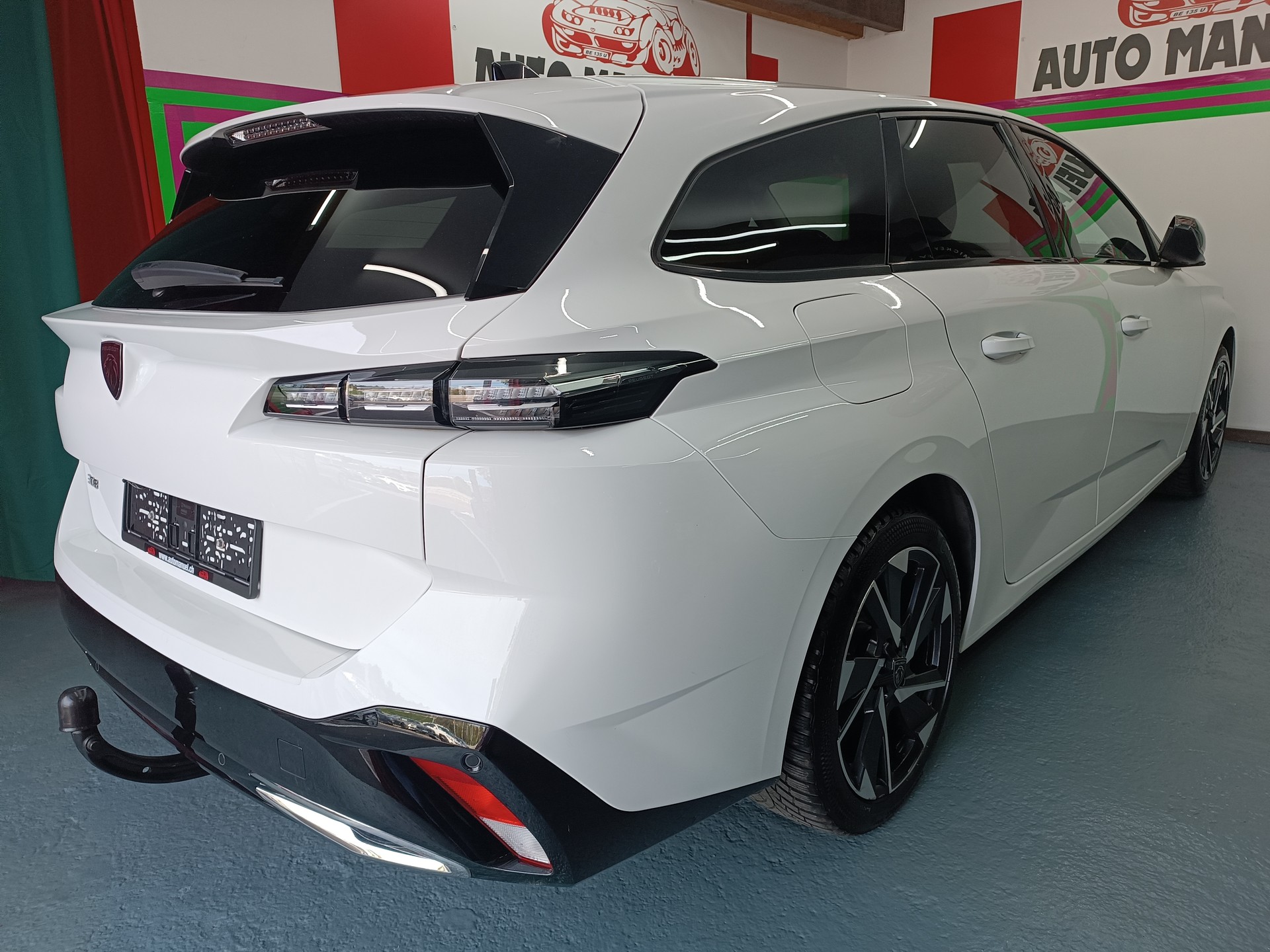 PEUGEOT 308 SW 1.5 BlueHDI Allure Pack EAT8-image-7