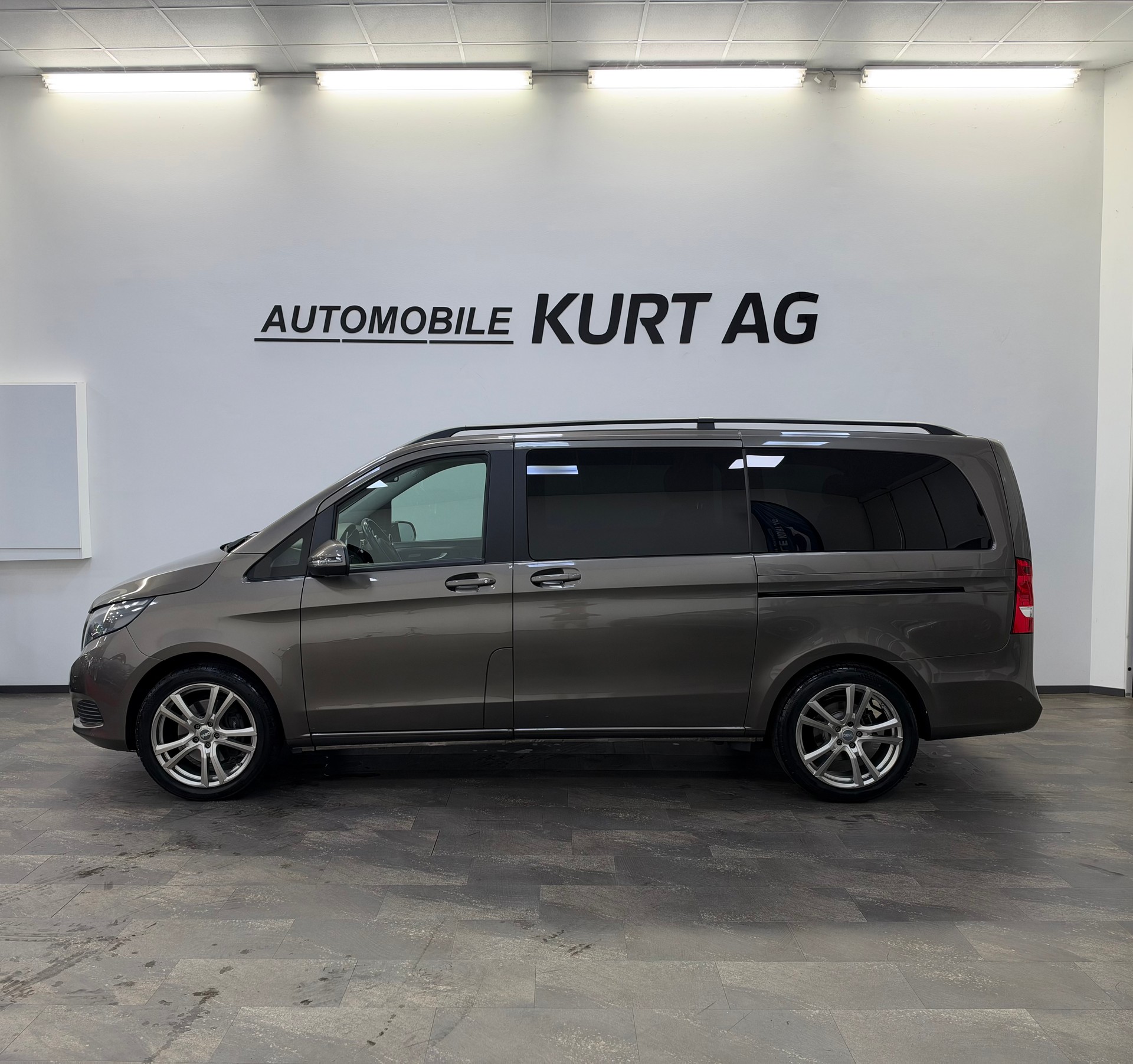 MERCEDES-BENZ V 250 d Swiss Edition kompakt 4Matic 7G-Tronic-image-2