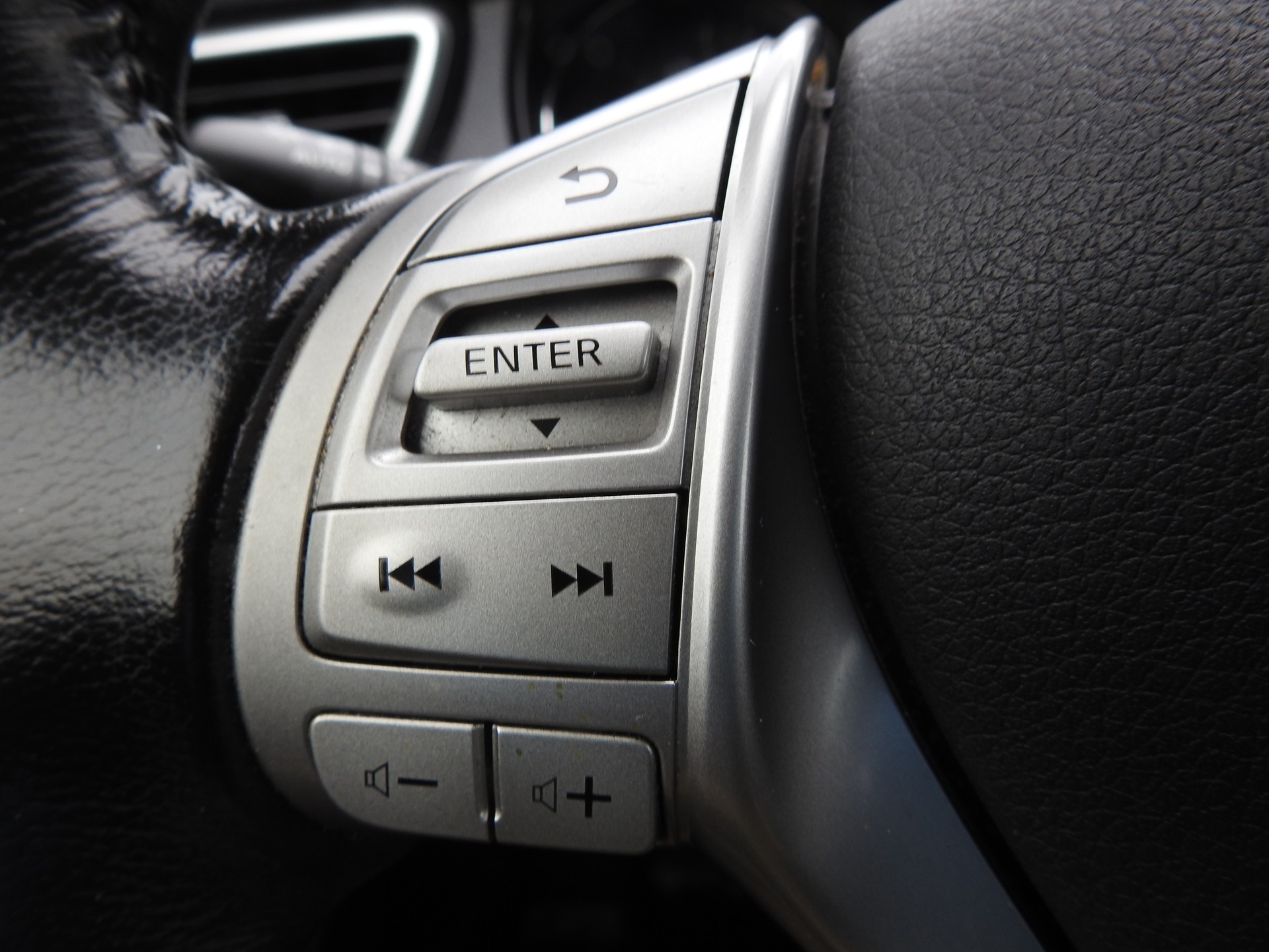 NISSAN X-Trail 2.0 dCi Swiss Ed. Xtronic CVT ALL-MODE 4x4-image-21
