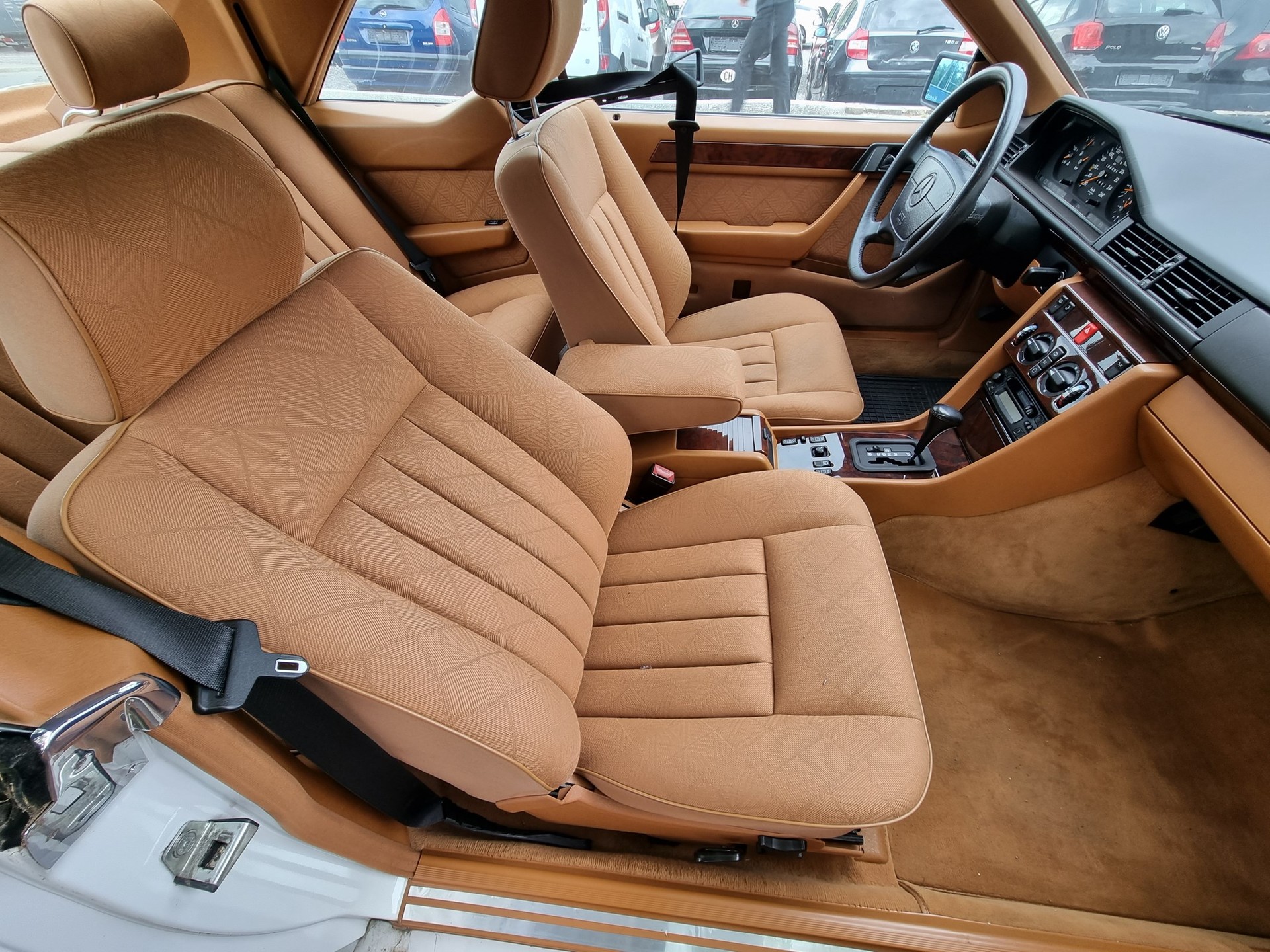 MERCEDES-BENZ E 320-image-7