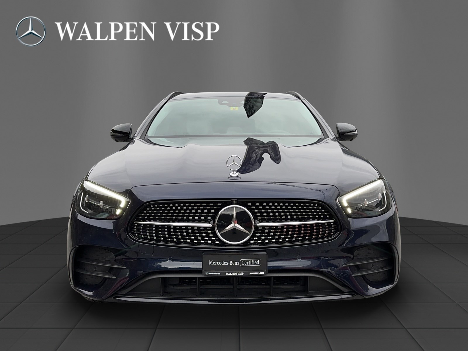 MERCEDES-BENZ E 300 de T 4M AMG Line-image-1