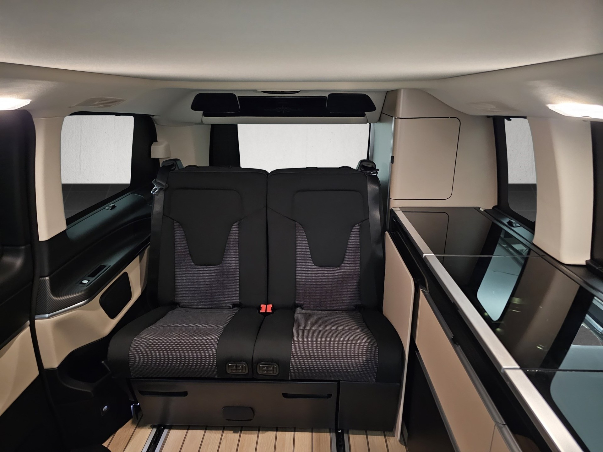 MERCEDES-BENZ Marco Polo 250 d 4M A-image-7