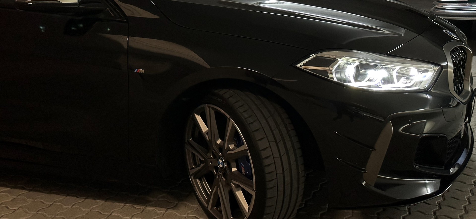 BMW M135i xDrive Steptronic-image-2