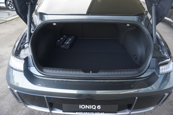 HYUNDAI Ioniq 6 77kWh Launch 4WD-image-4