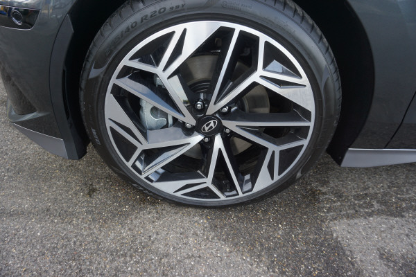 HYUNDAI Ioniq 6 77kWh Launch 4WD-image-14