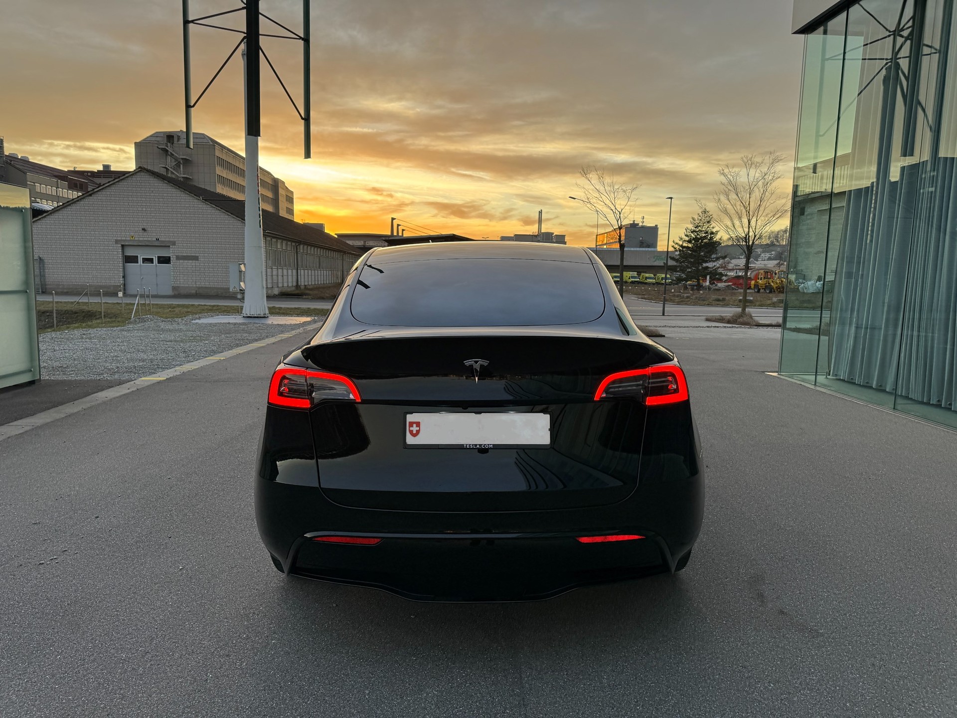 TESLA Model Y RWD-image-4